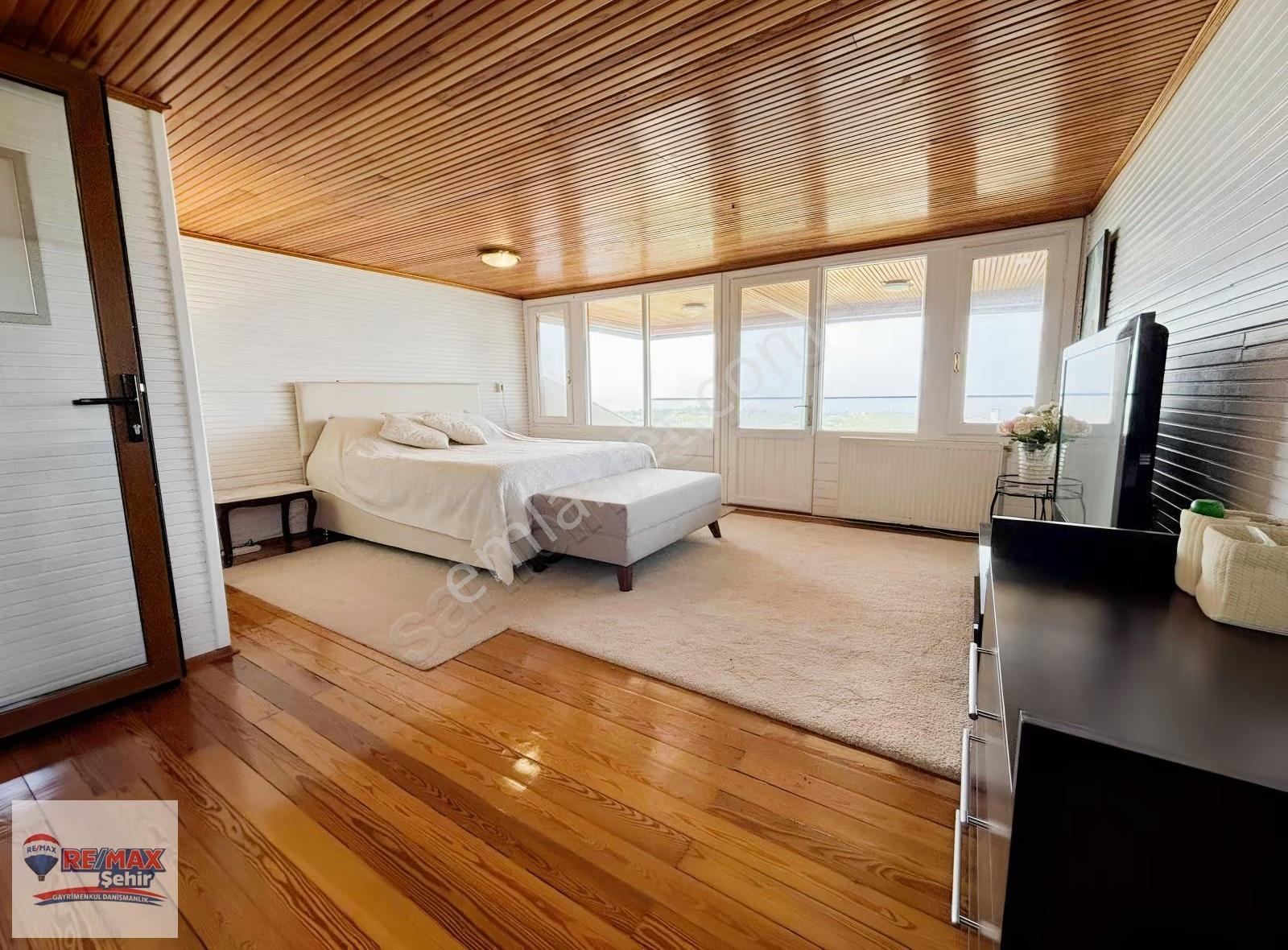 Remax Yalova Akköyde Deniz Manzaralı Tripleks Müstakil Villa - Görsel 27