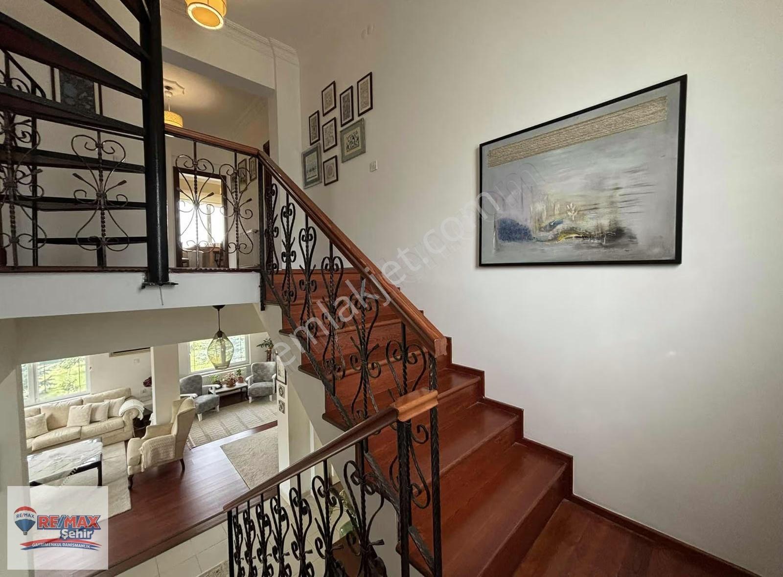 Remax Yalova Akköyde Deniz Manzaralı Tripleks Müstakil Villa - Görsel 16