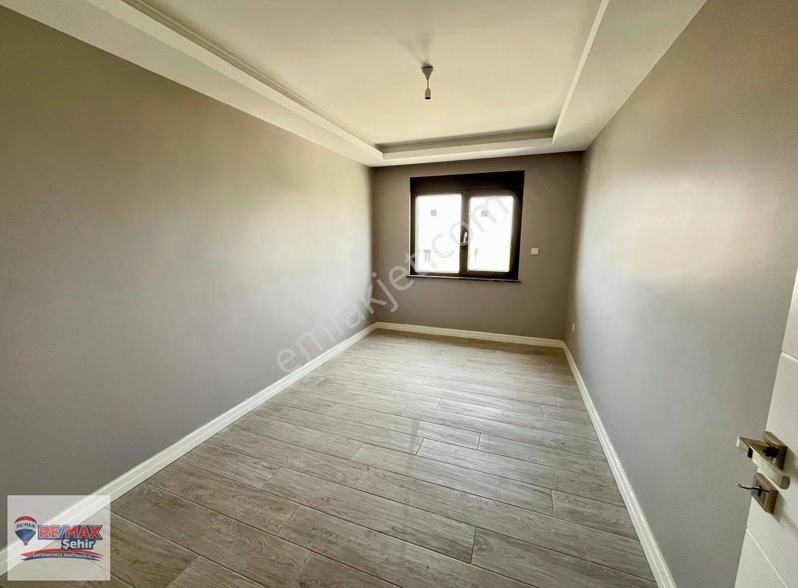 Re/max'dan Çiftlikköy'de Deniz Ve Doğa Manzaralı Sat. 3+1 Daire - Görsel 11