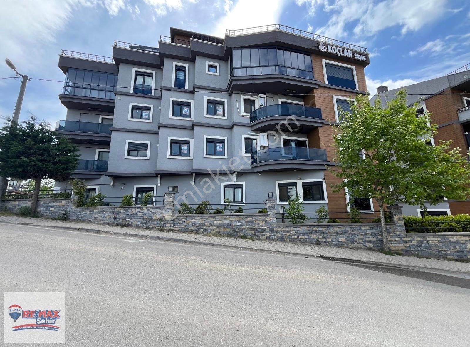 Re/max'dan Çiftlikköy'de Deniz Ve Doğa Manzaralı Sat. 3+1 Daire