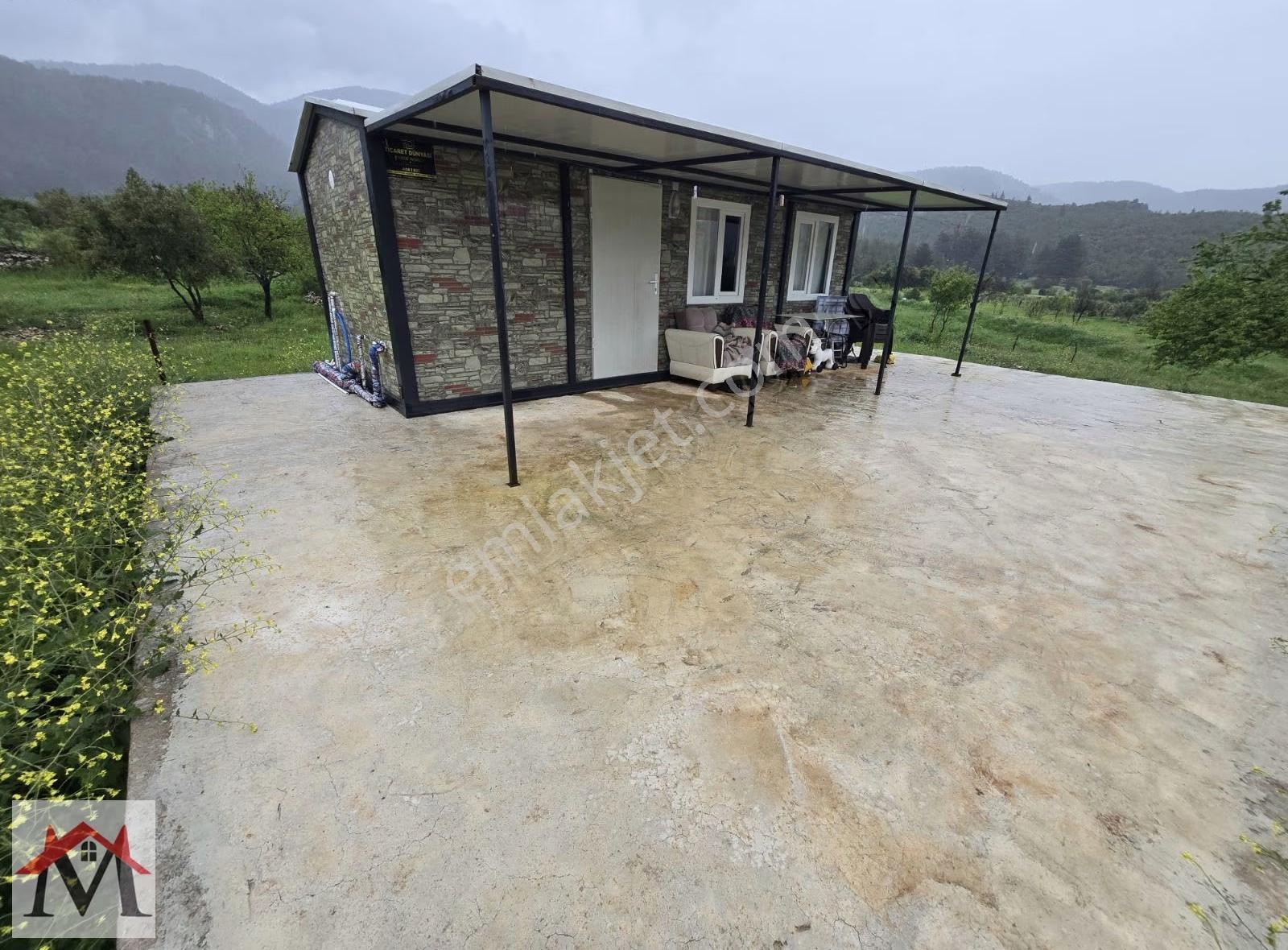 Kocaaliler Kaya'da İçerisinde Konteynır Ev Bulunan 3325m² Arazi - Görsel 4