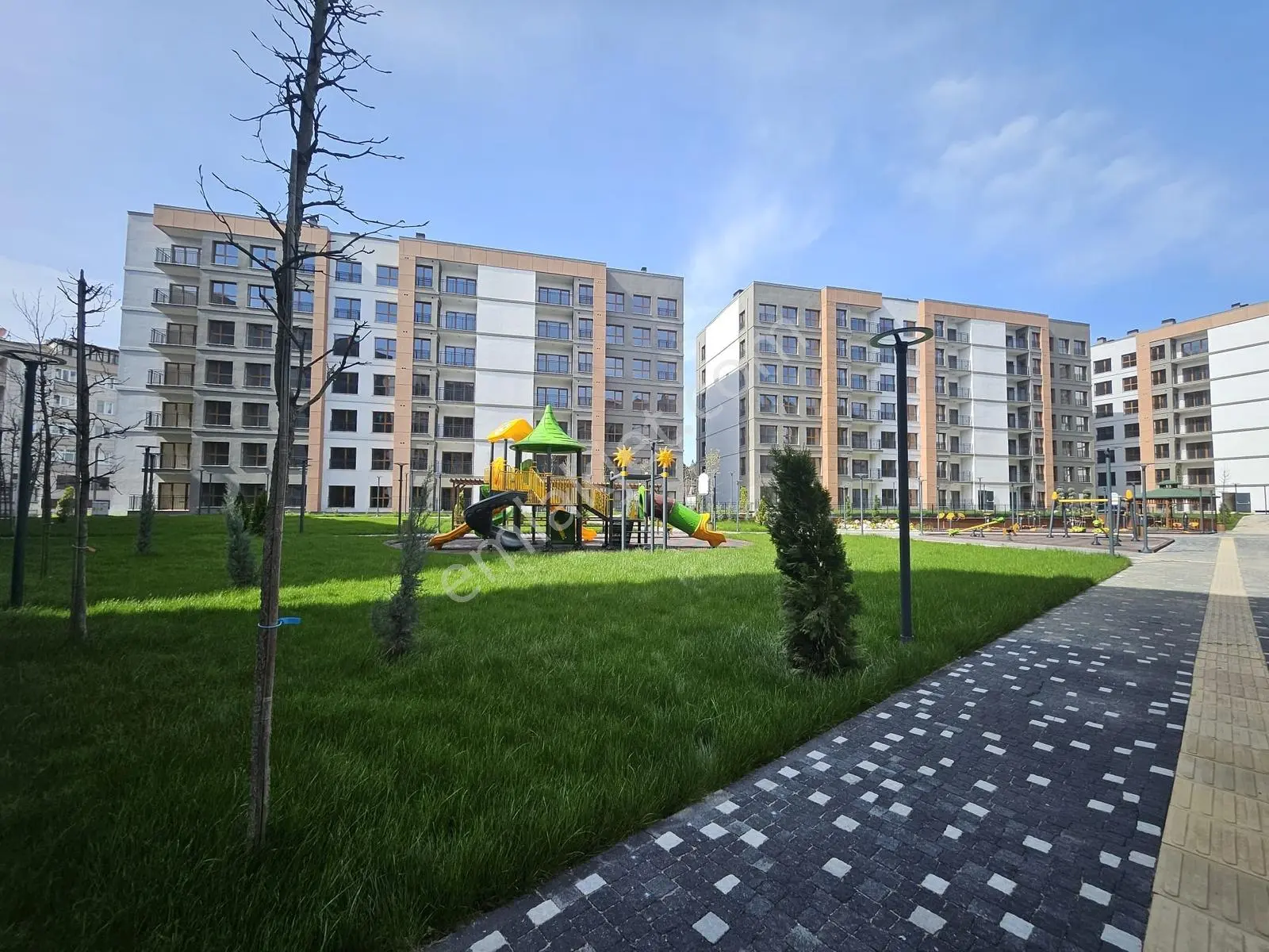 Kağıthane Merkez Mh. Toki Hizmet Sitesi 2+1 Satılık Daire