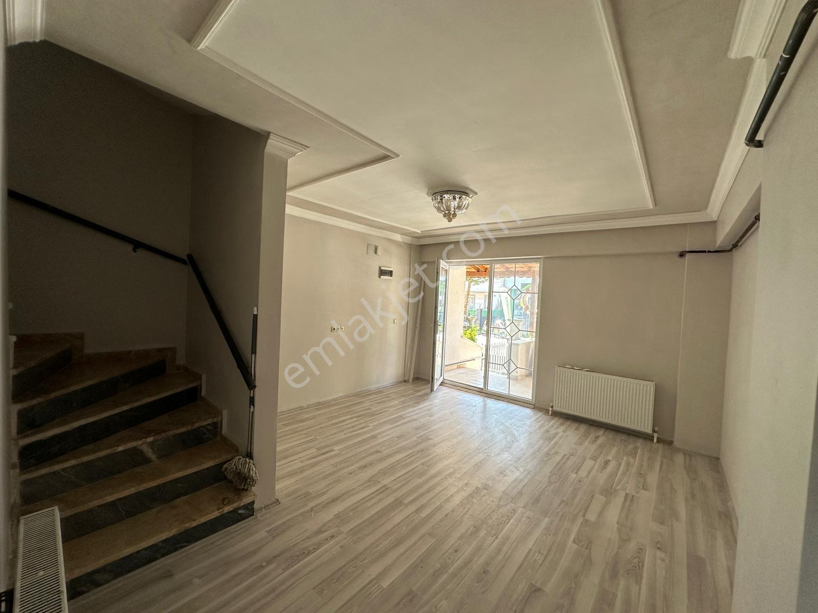 Kocaali Yalı Mahallesinde Kiralık Tribleks Villa - Görsel 13