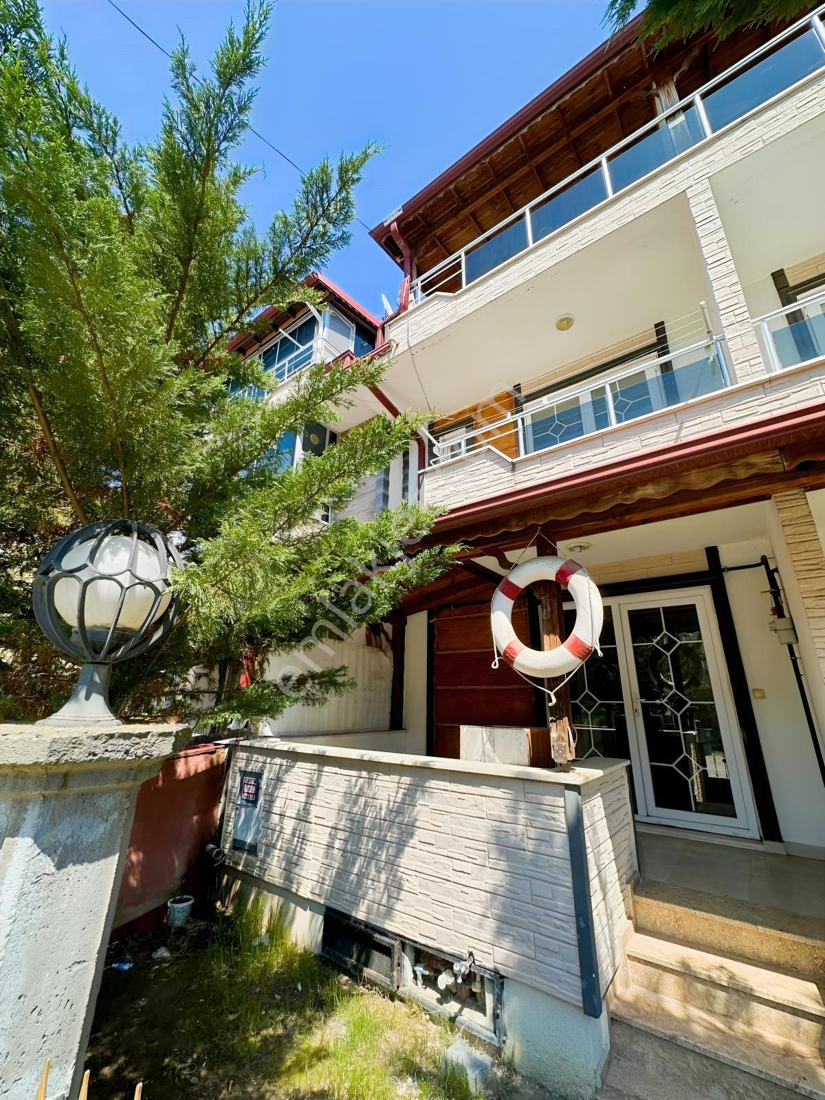 Kocaali Yalı Mahallesinde Kiralık Tribleks Villa - Görsel 16