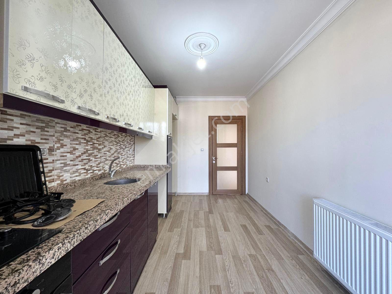 🏡 Referans'tan Edremit'te Ebeveyn Banyolu Ayrı Mutfak Asansörlü 3+1 Daire - Görsel 15