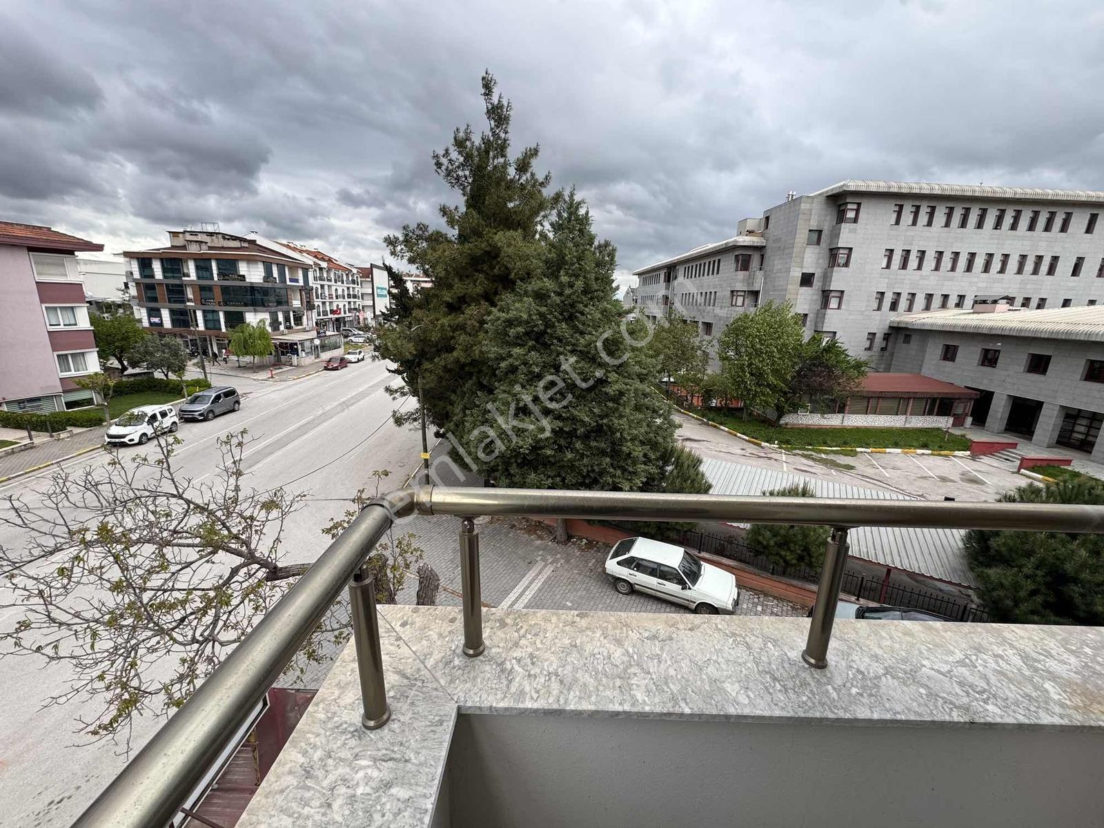Balnovadan Adliye Yanında Tabela Değeri Yüksek Kiralık Ofis - Görsel 16