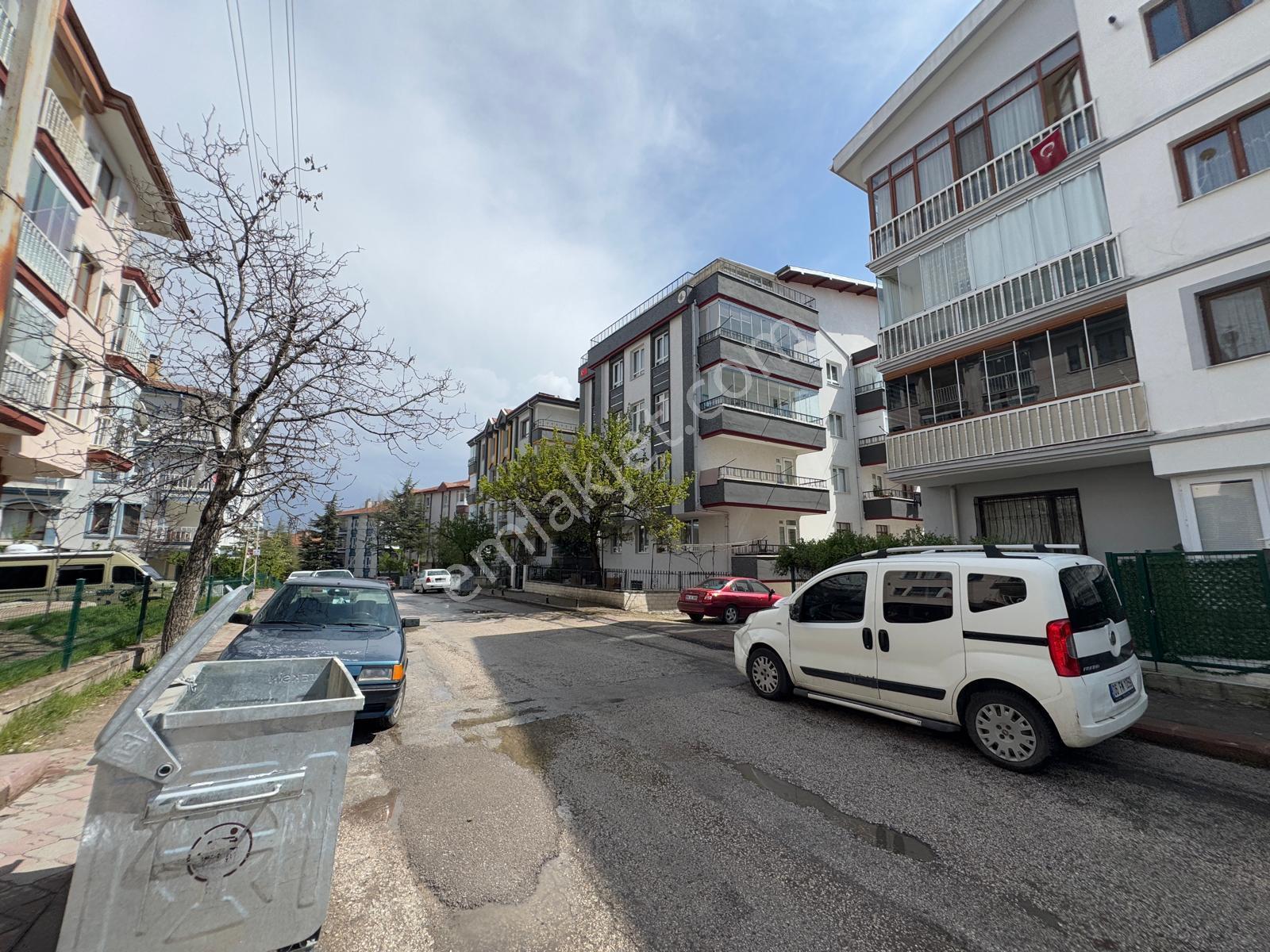 Şehit Mustafa Cad. Yakını Altında Daire Olan Y.giriş 3+1 Ön Cep - Görsel 29