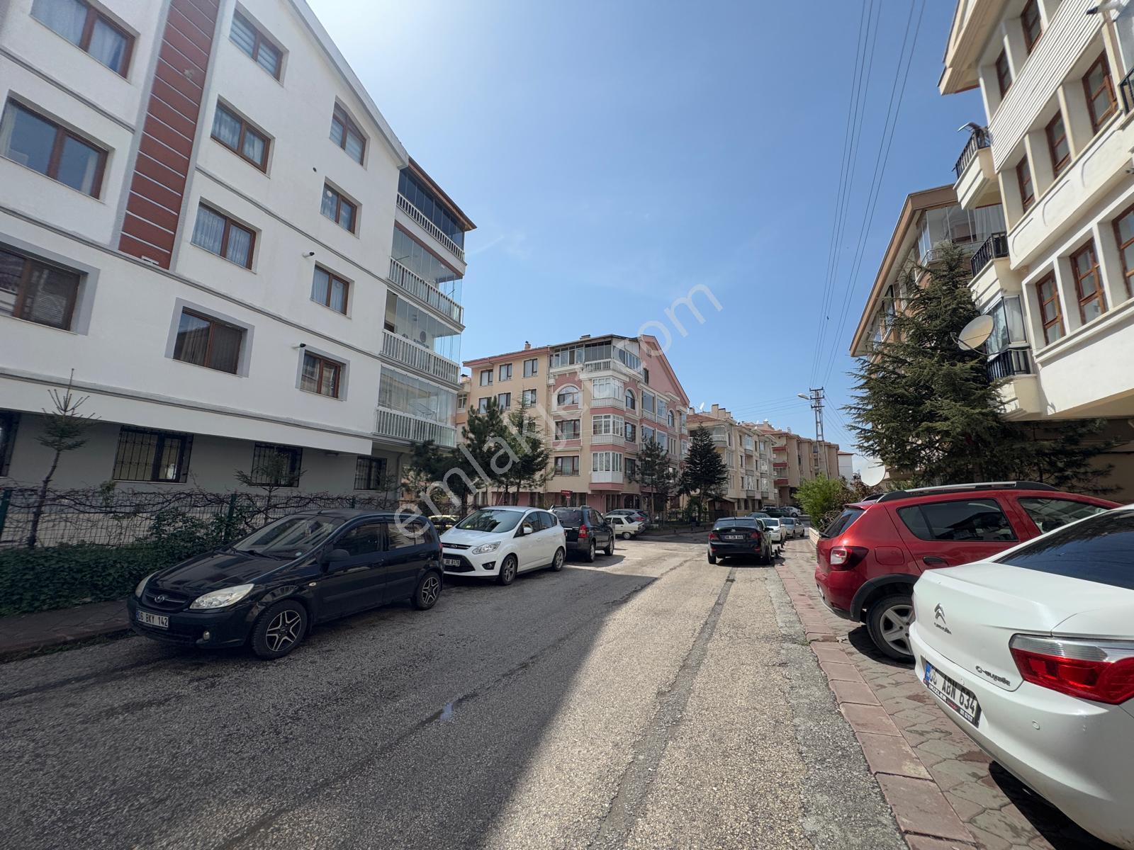 Şehit Mustafa Cad. Yakını Altında Daire Olan Y.giriş 3+1 Ön Cep - Görsel 30