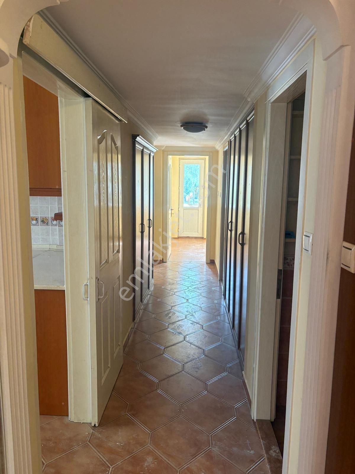 Milas Hayıtlı Mahallesinde 3+1 Doğalgazlı Ara Kat Kiralık Daire - Görsel 8