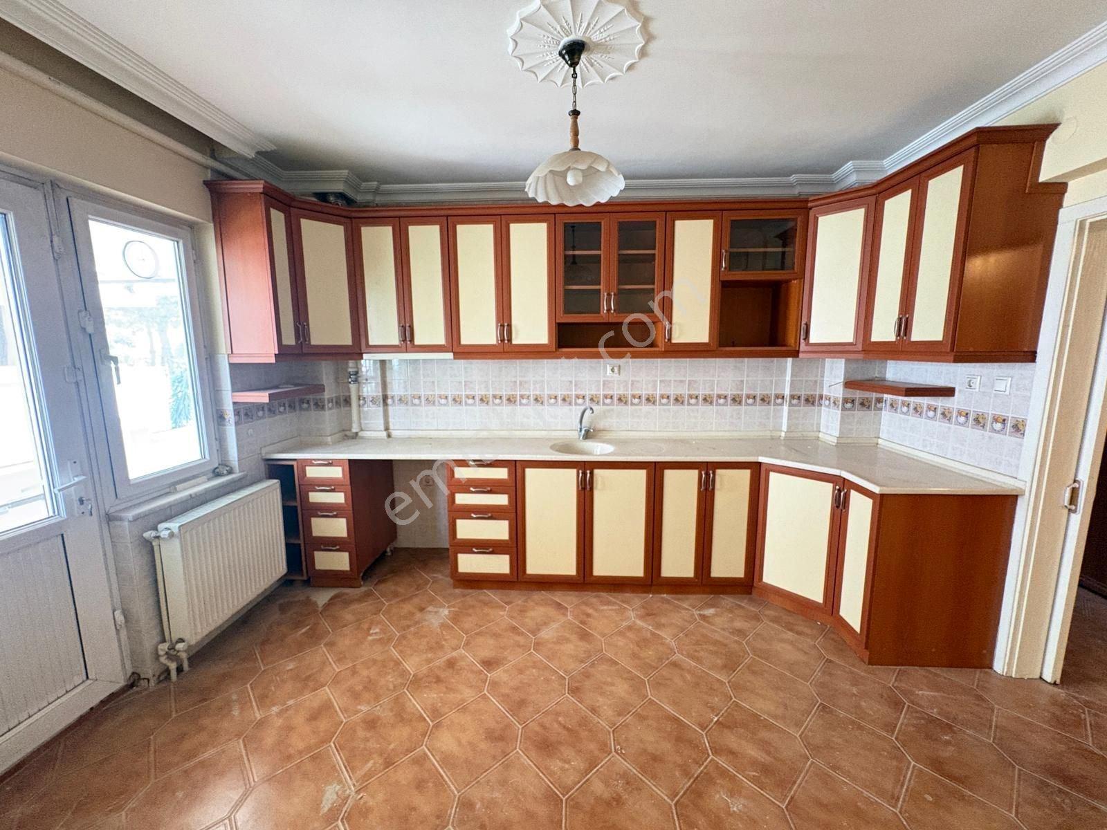 Milas Hayıtlı Mahallesinde 3+1 Doğalgazlı Ara Kat Kiralık Daire - Görsel 6