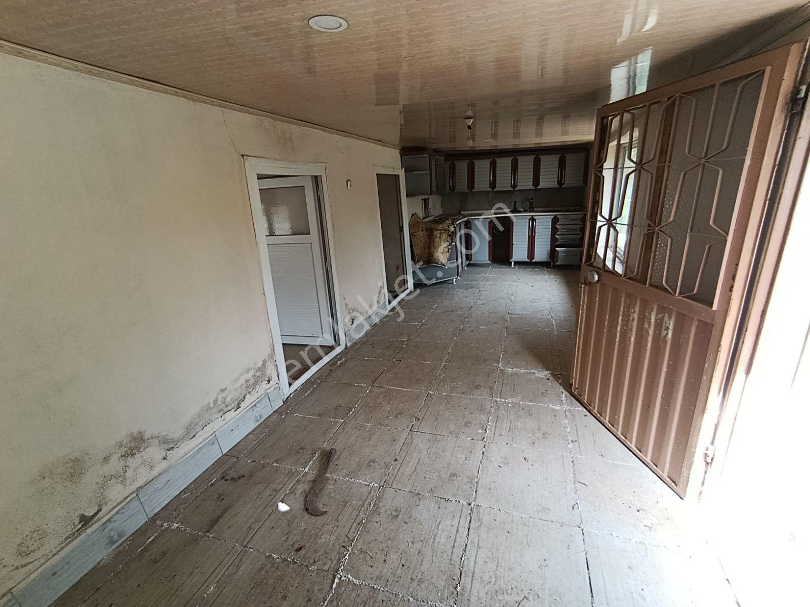 Karakuyu'da Satılık 333 M2 Bahçeli Kerpiç Ev Ve Müştemilatı - Görsel 13