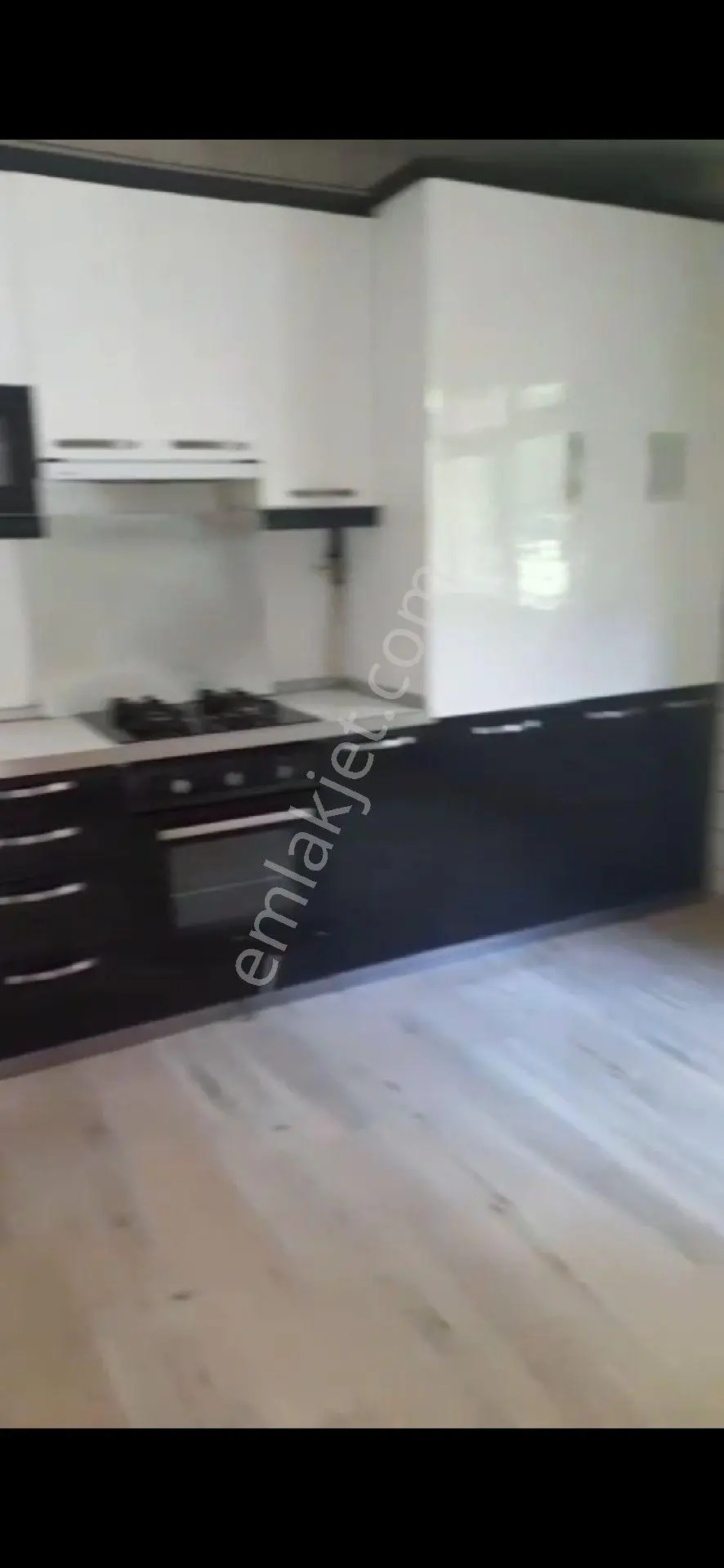 Ümraniye Armağanevler Mahallesi Önü Açık 3+1 1.kat Harman Sokak Kiralık - Görsel 4