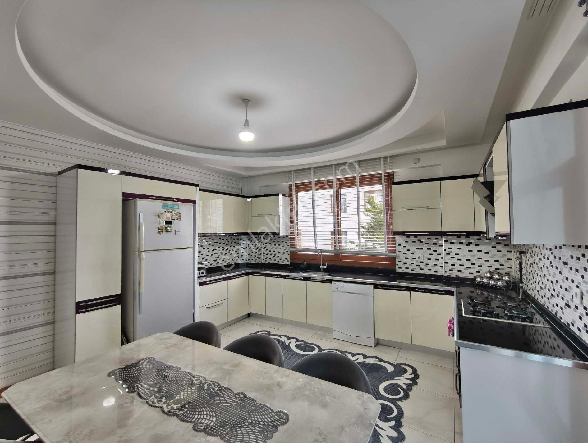 4+1 Satılık Lüks Daire Bağcılar Şatopark Ve Yenihal Civarı - Görsel 22