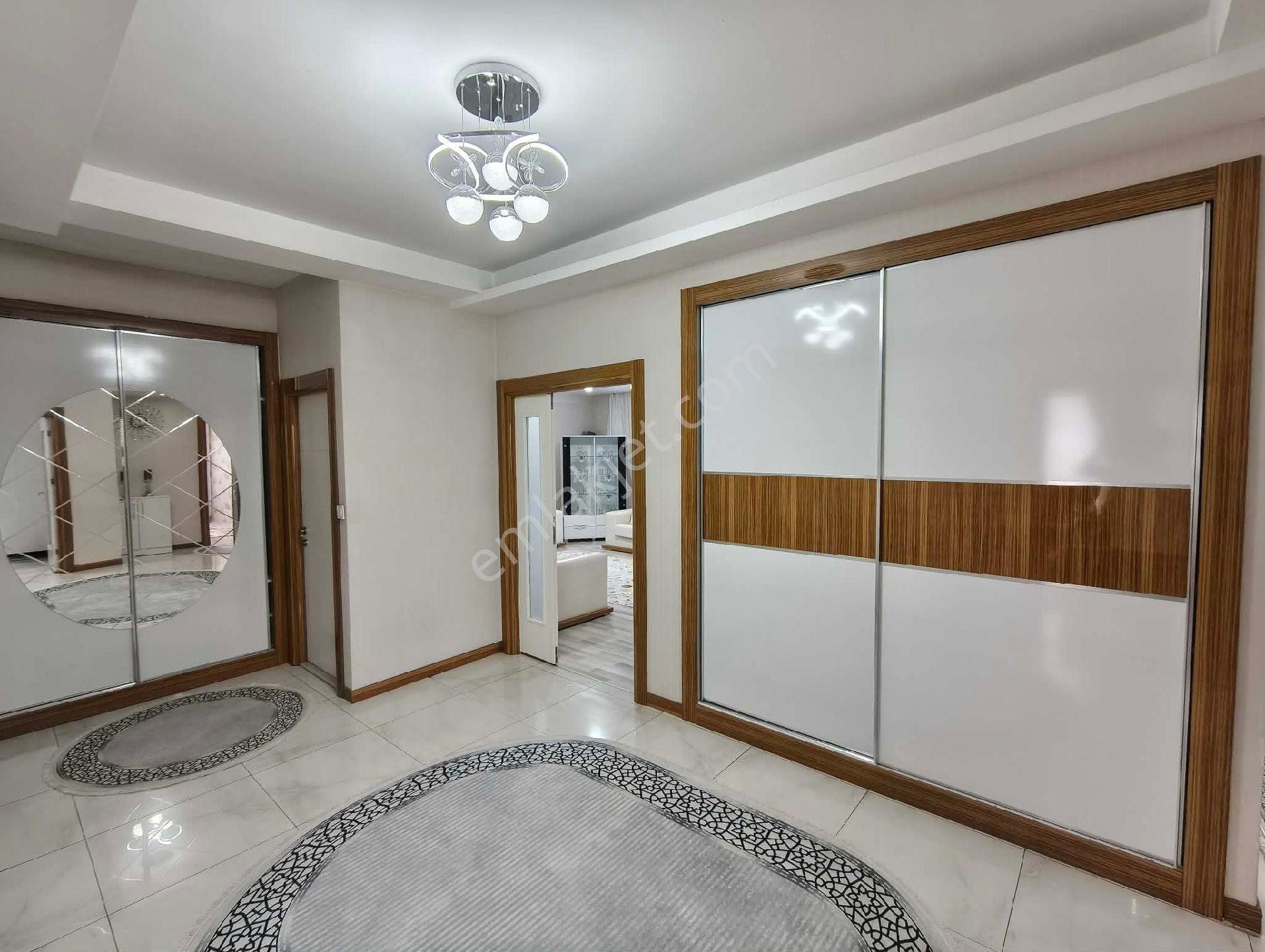 4+1 Satılık Lüks Daire Bağcılar Şatopark Ve Yenihal Civarı - Görsel 4