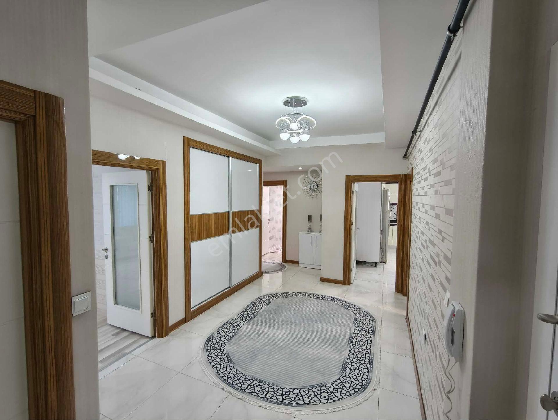 4+1 Satılık Lüks Daire Bağcılar Şatopark Ve Yenihal Civarı - Görsel 3