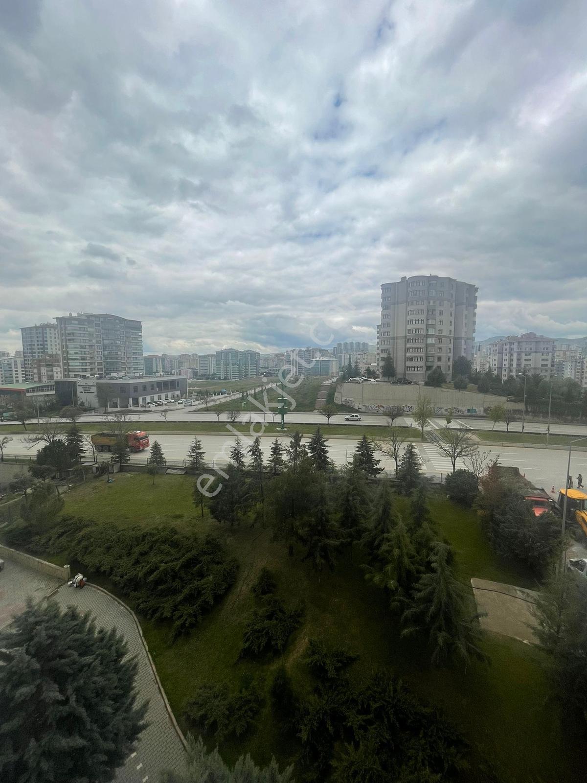 Polat Live'dan Botanik Metroya 700m Uzaklıkta 3+1 - Görsel 2