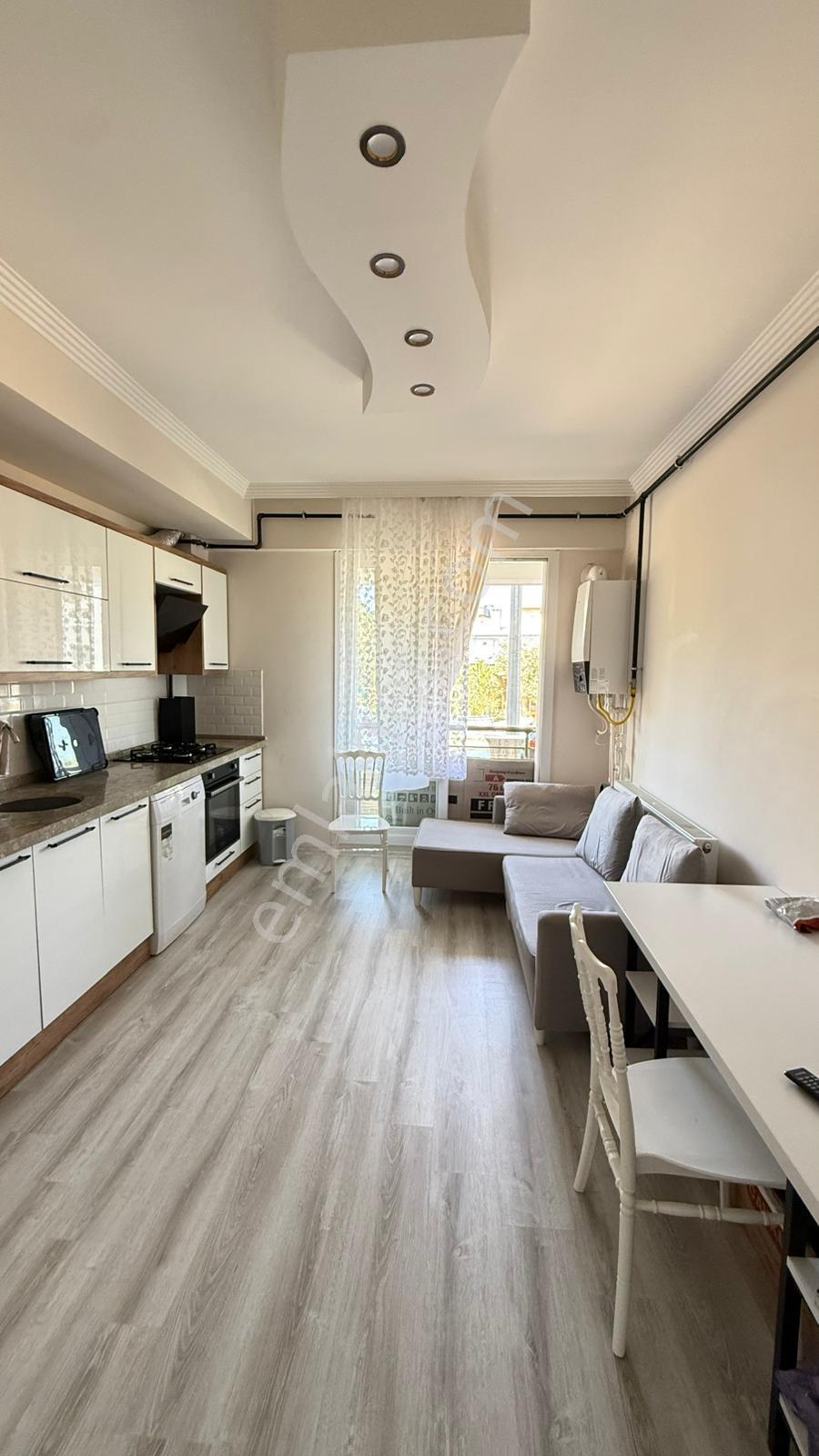 Zeki Emlak'tan Manisa Muradiye Mahallesinde Cadde Üstü 1+1 Eşyalı Kiralık Daire - Görsel 2