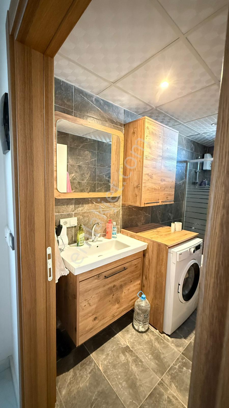 Zeki Emlak'tan Manisa Muradiye Mahallesinde Cadde Üstü 1+1 Eşyalı Kiralık Daire - Görsel 12