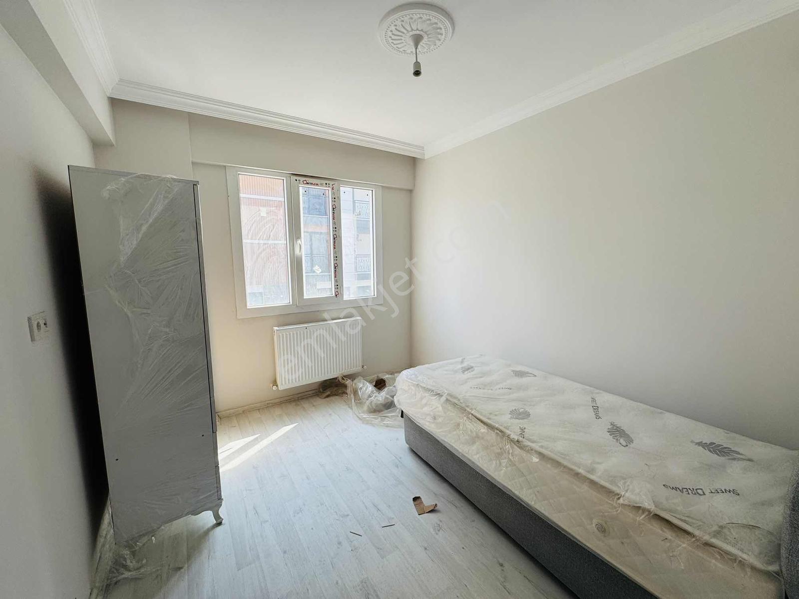 Cengiz Topel Mahallesinde Eşyalı Kiralık 1+1 Ara Kat Fırsatı - Görsel 7