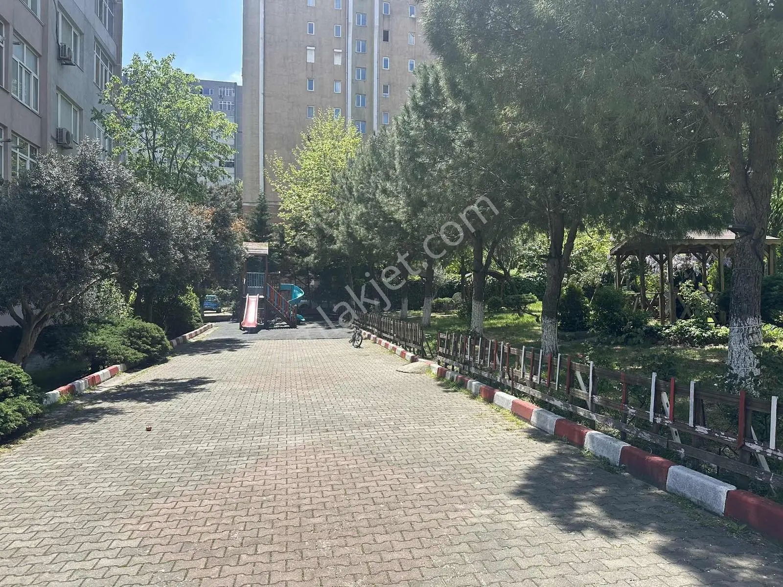 Barış Mh Metrobüs Ve Avm Lere Yürüme Mesafesinde Satılık 3+1 - Görsel 3