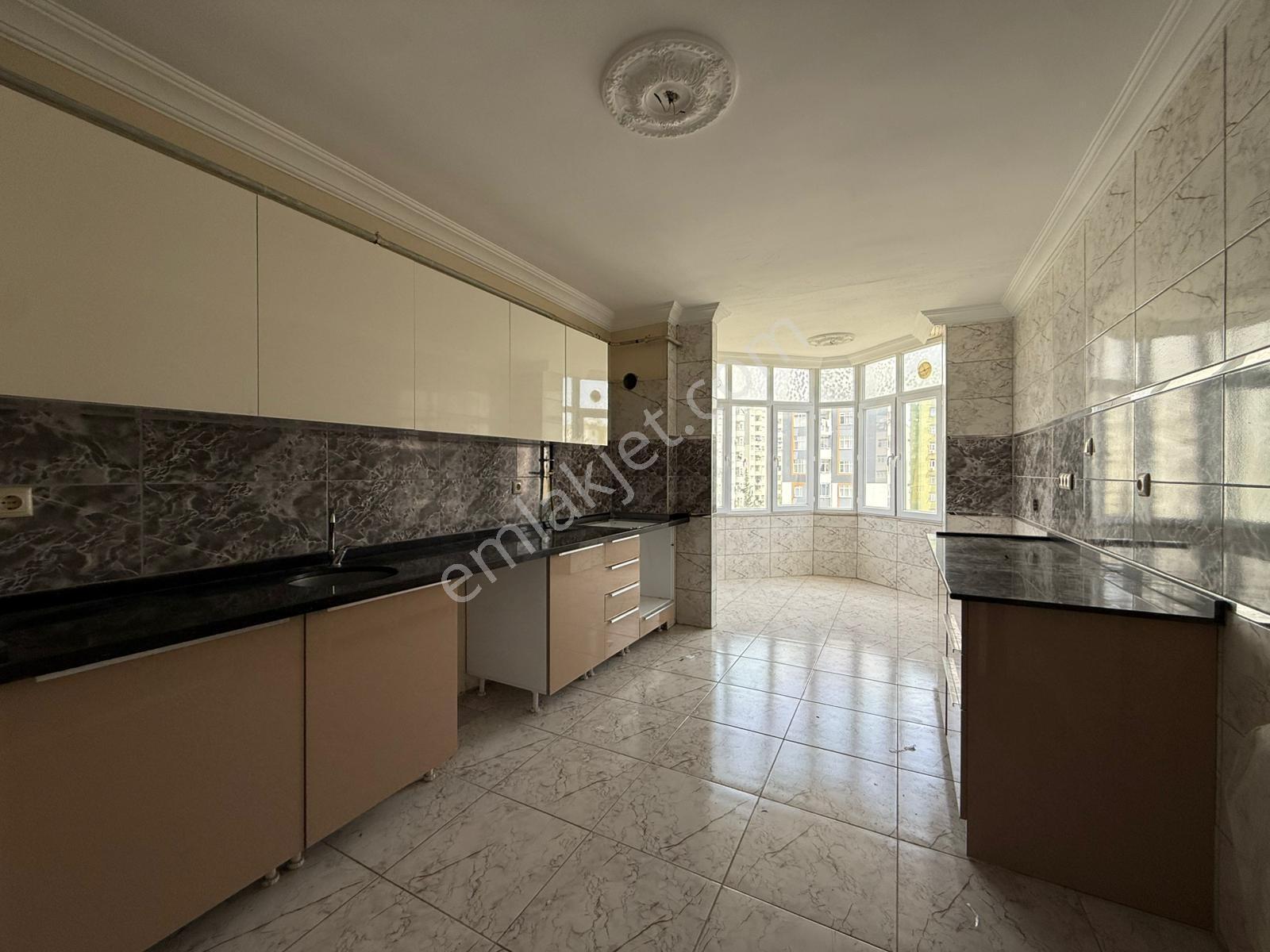 Öğretmenler Blv Üzeri/site/3+1/k.mutfak/full Extralı/full Cephe - Görsel 3