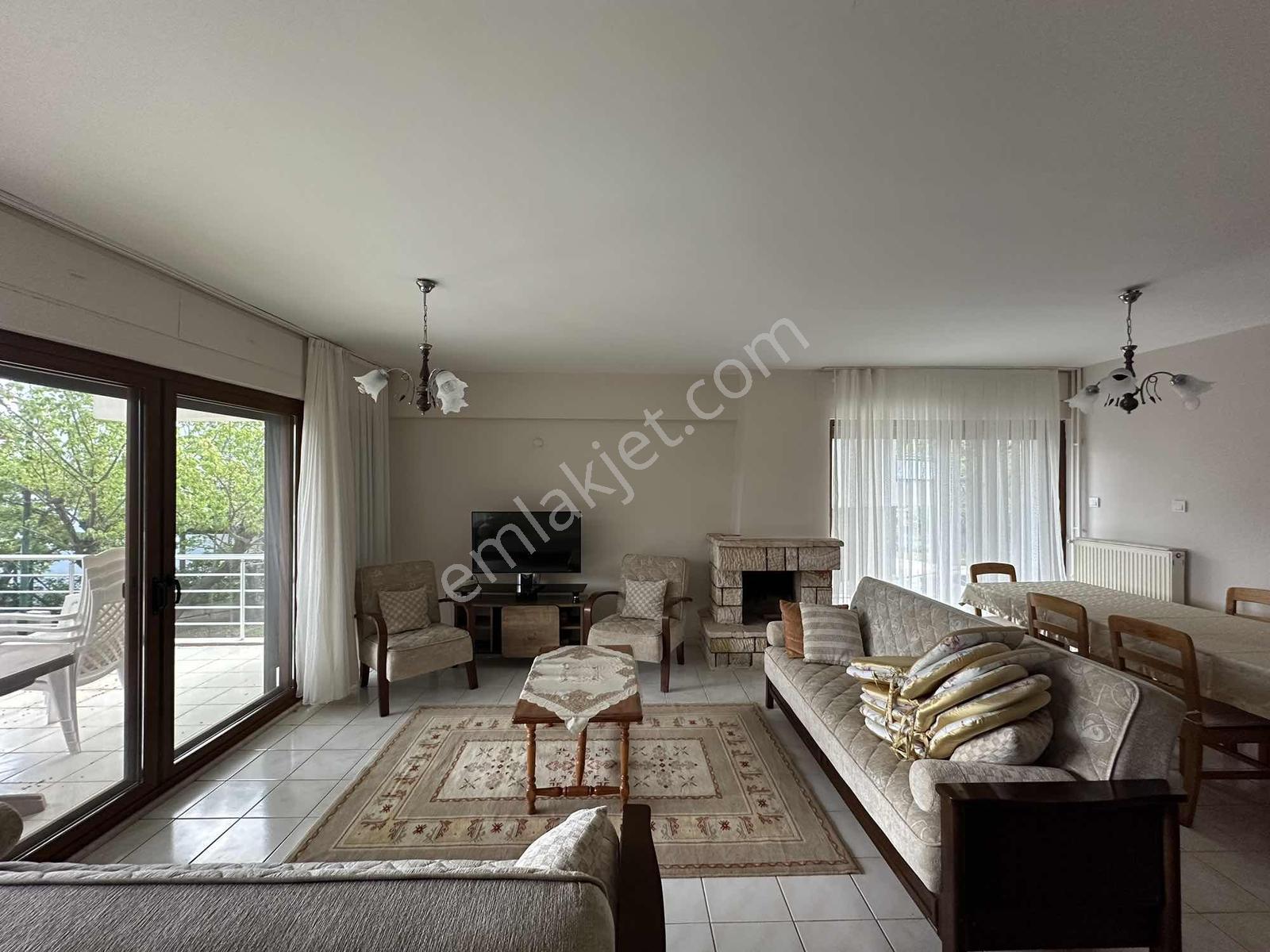 Ayvalık Şeytan Sofrası Mevkiinde 3+1 Kiralık Müstakil Villa - Görsel 35