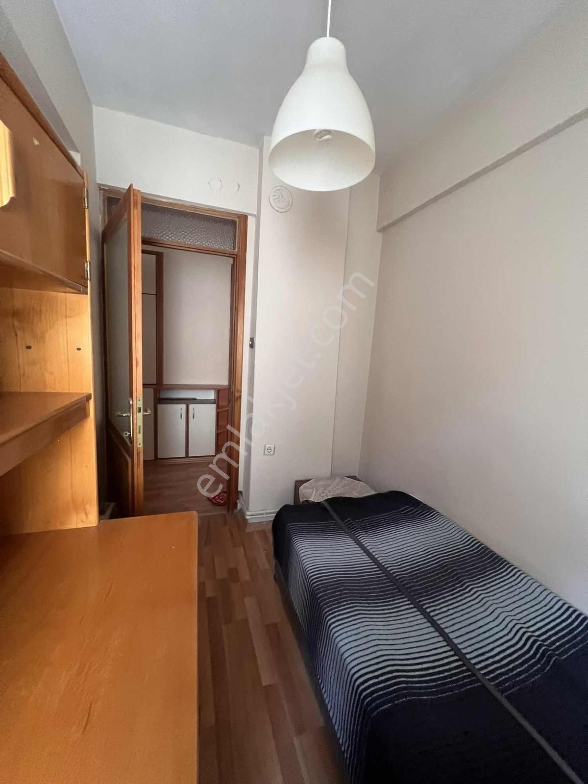 Buca Belediyesi Civarı 3+1 Mobilyalı Daire - Görsel 9