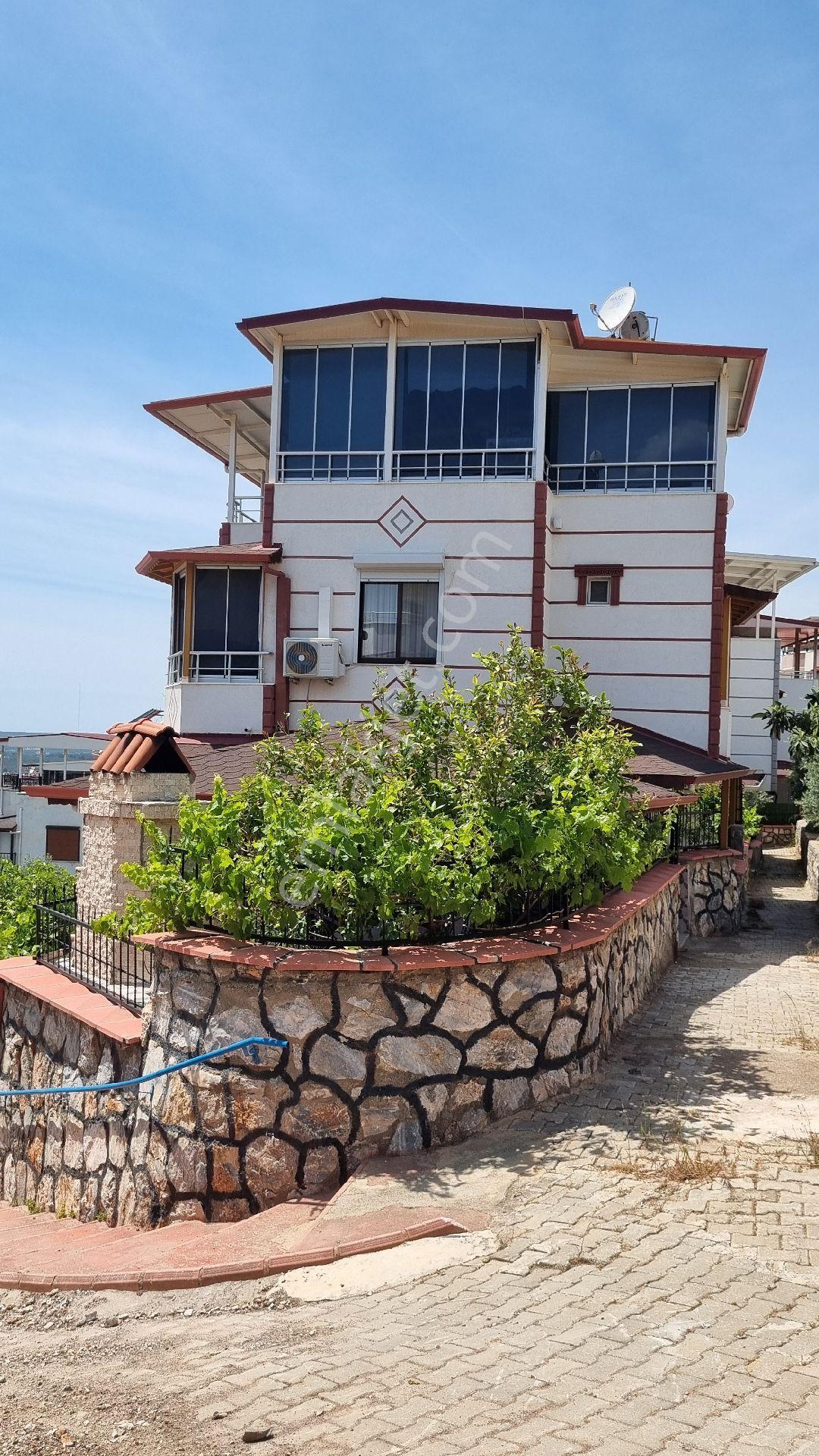 Didim Akbük De Full Deniz Manzaralı Satılık Triblex Ev