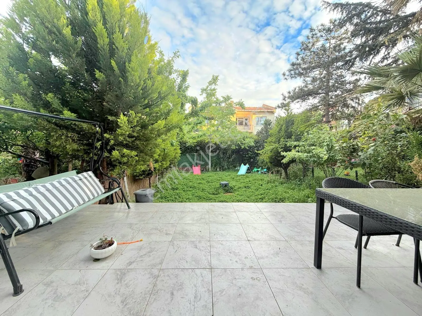 Gürpınarda Denize Yakın Geniş Bahçeli 4+1 Satılık Villa - Görsel 34