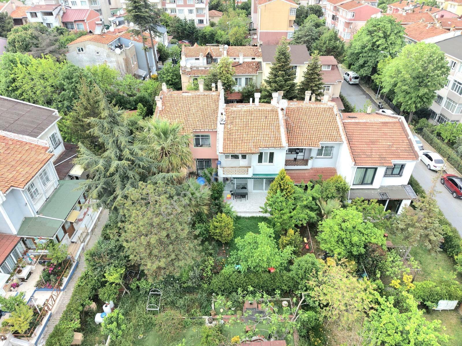 Gürpınarda Denize Yakın Geniş Bahçeli 4+1 Satılık Villa - Görsel 14