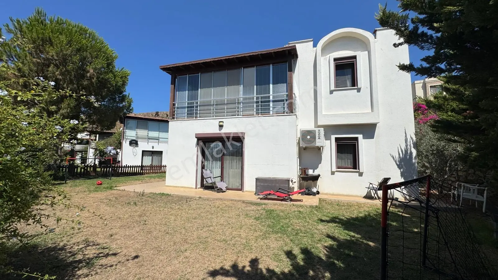 Bağla`da Havuzlu Site İçinde Şömineli 3+1 Lüks Müstakil Villa - Görsel 3