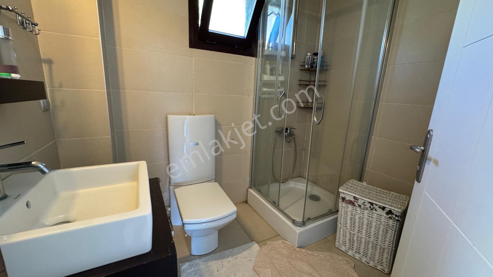 Bağla`da Havuzlu Site İçinde Şömineli 3+1 Lüks Müstakil Villa - Görsel 29