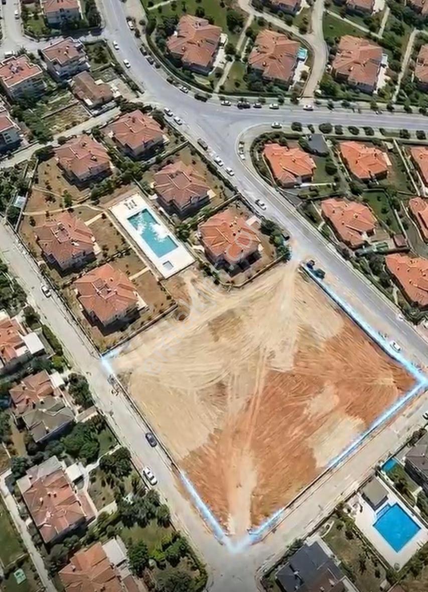Bahçeşehir Boğazköy Emsalsiz Konumda 16 Villa İmarlı Arsa