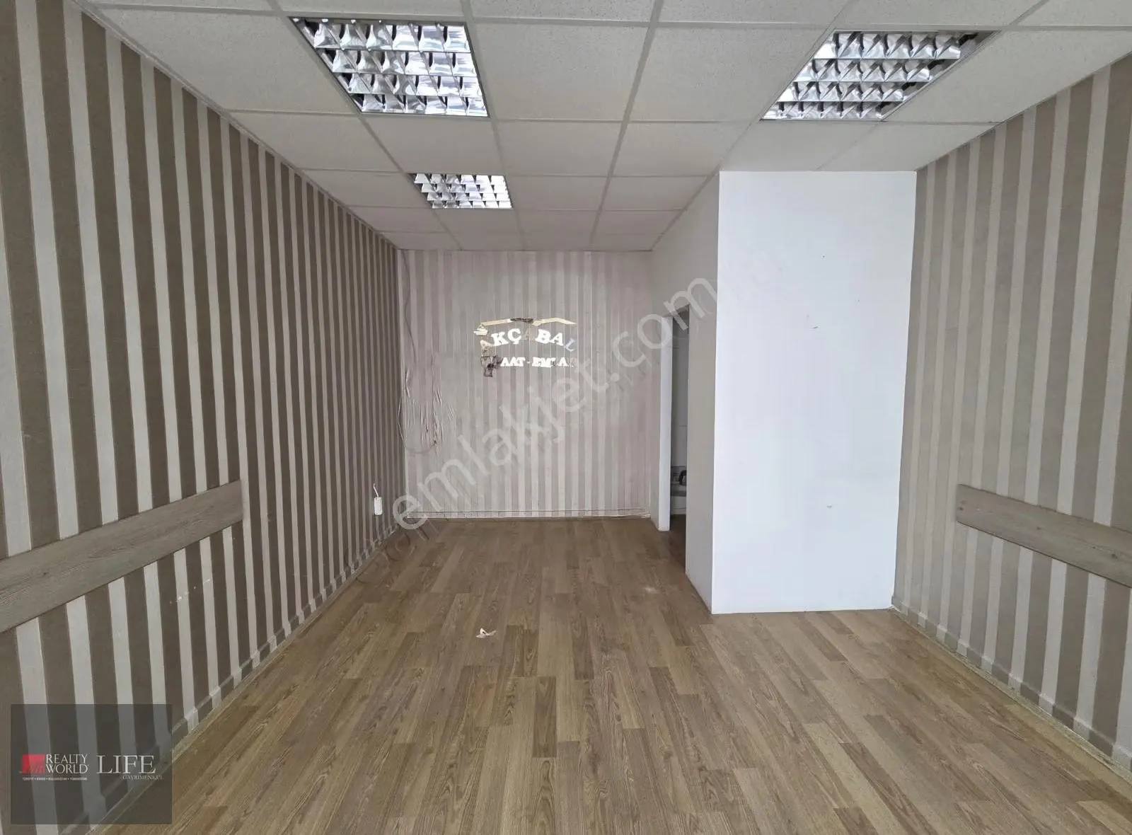 Rw Lıfe // Turgut Reis Caddesinde Kiralık Dükkan - Görsel 3