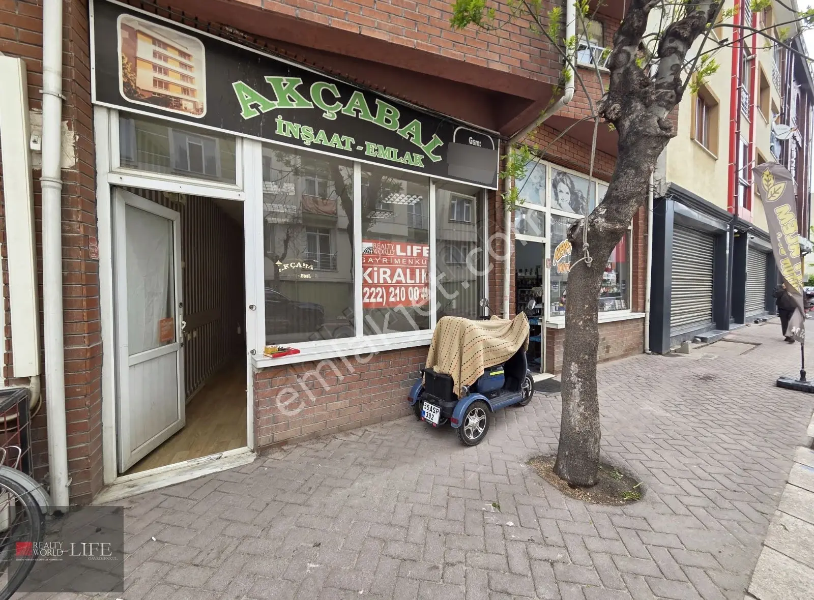 Rw Lıfe // Turgut Reis Caddesinde Kiralık Dükkan