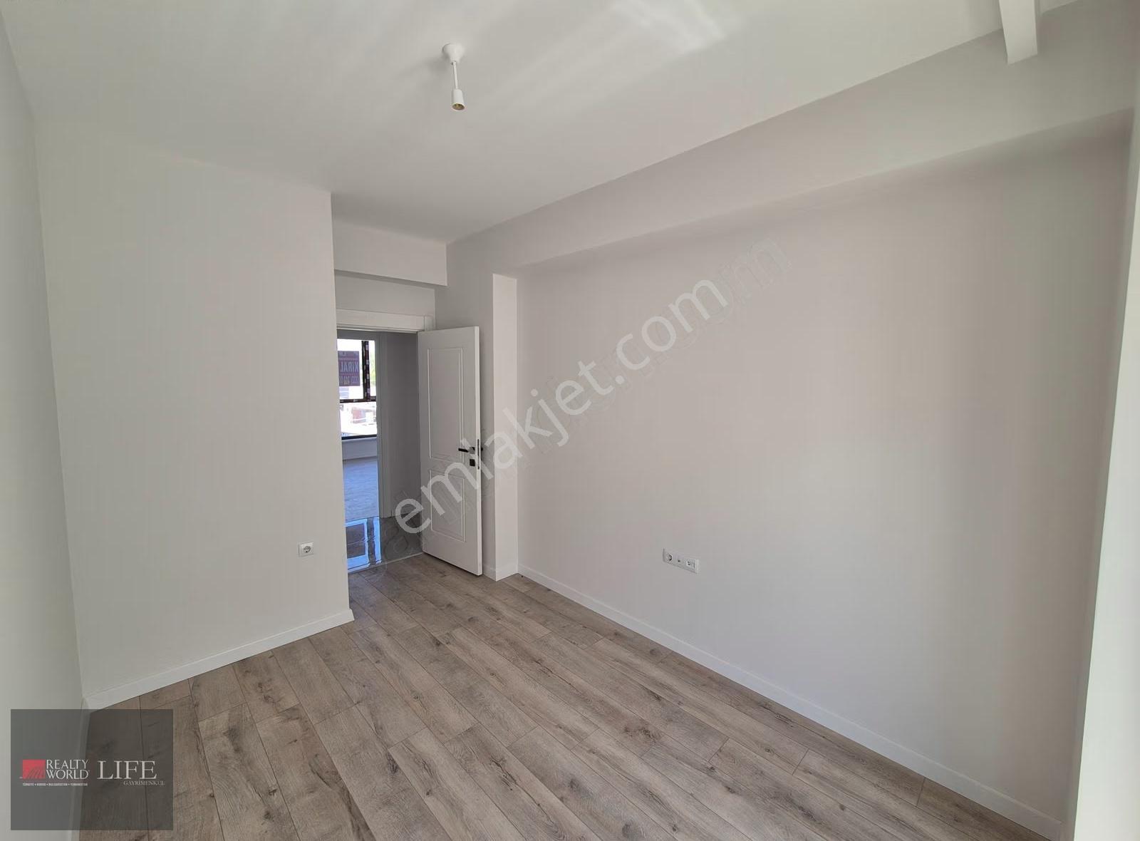 Rw Lıfe // Emek Mh Ormanlı Sk Üzerinde Ara Kat 2+1 Kiralık Daire - Görsel 16