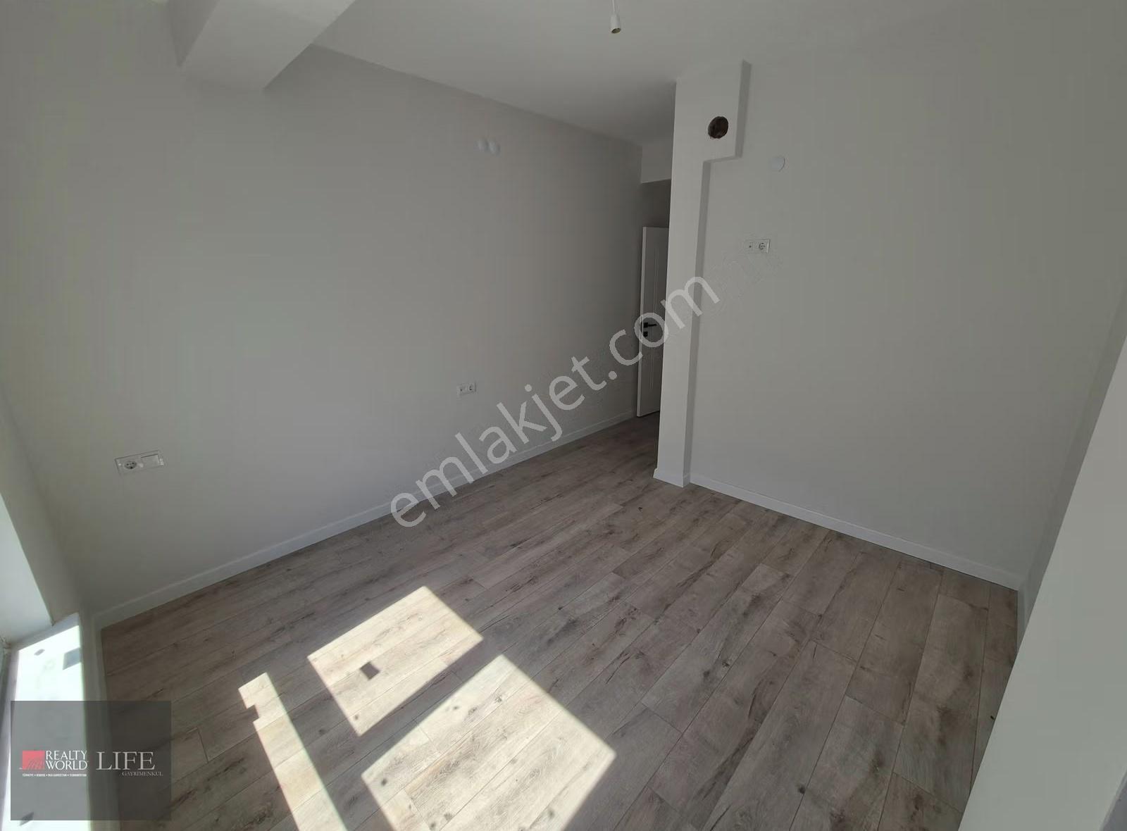 Rw Lıfe // Emek Mh Ormanlı Sk Üzerinde Ara Kat 2+1 Kiralık Daire - Görsel 18
