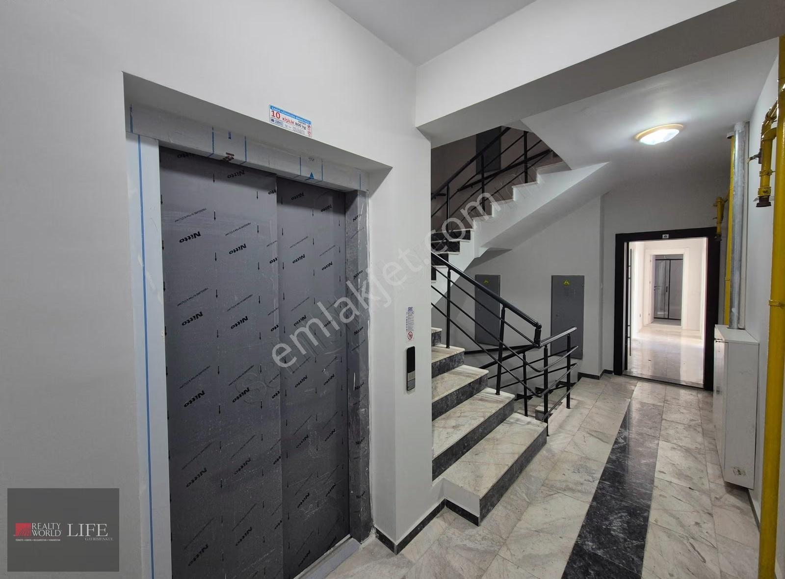 Rw Lıfe // Emek Mh Ormanlı Sk Üzerinde Ara Kat 2+1 Kiralık Daire - Görsel 6