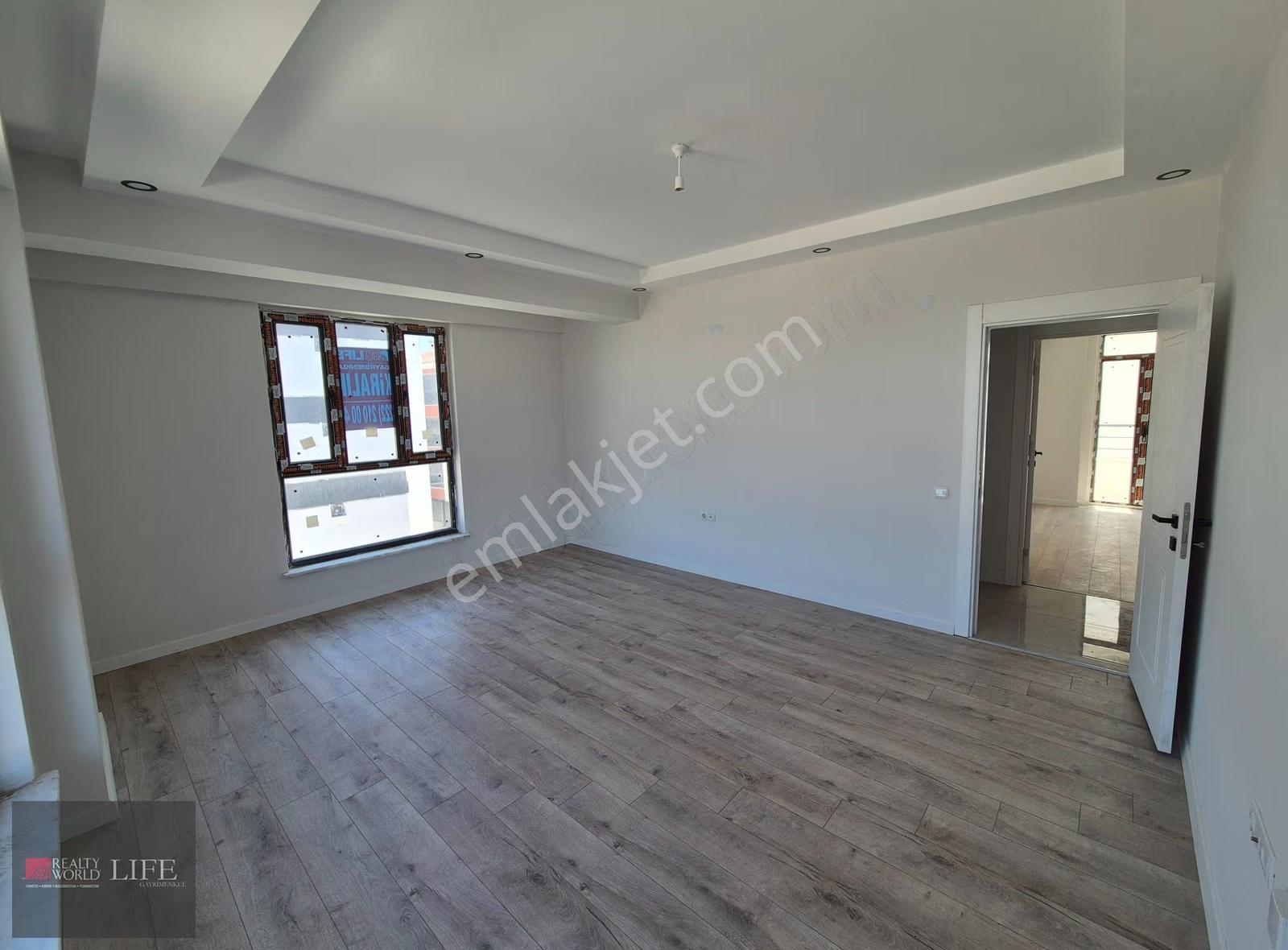 Rw Lıfe // Emek Mh Ormanlı Sk Üzerinde Ara Kat 2+1 Kiralık Daire - Görsel 8