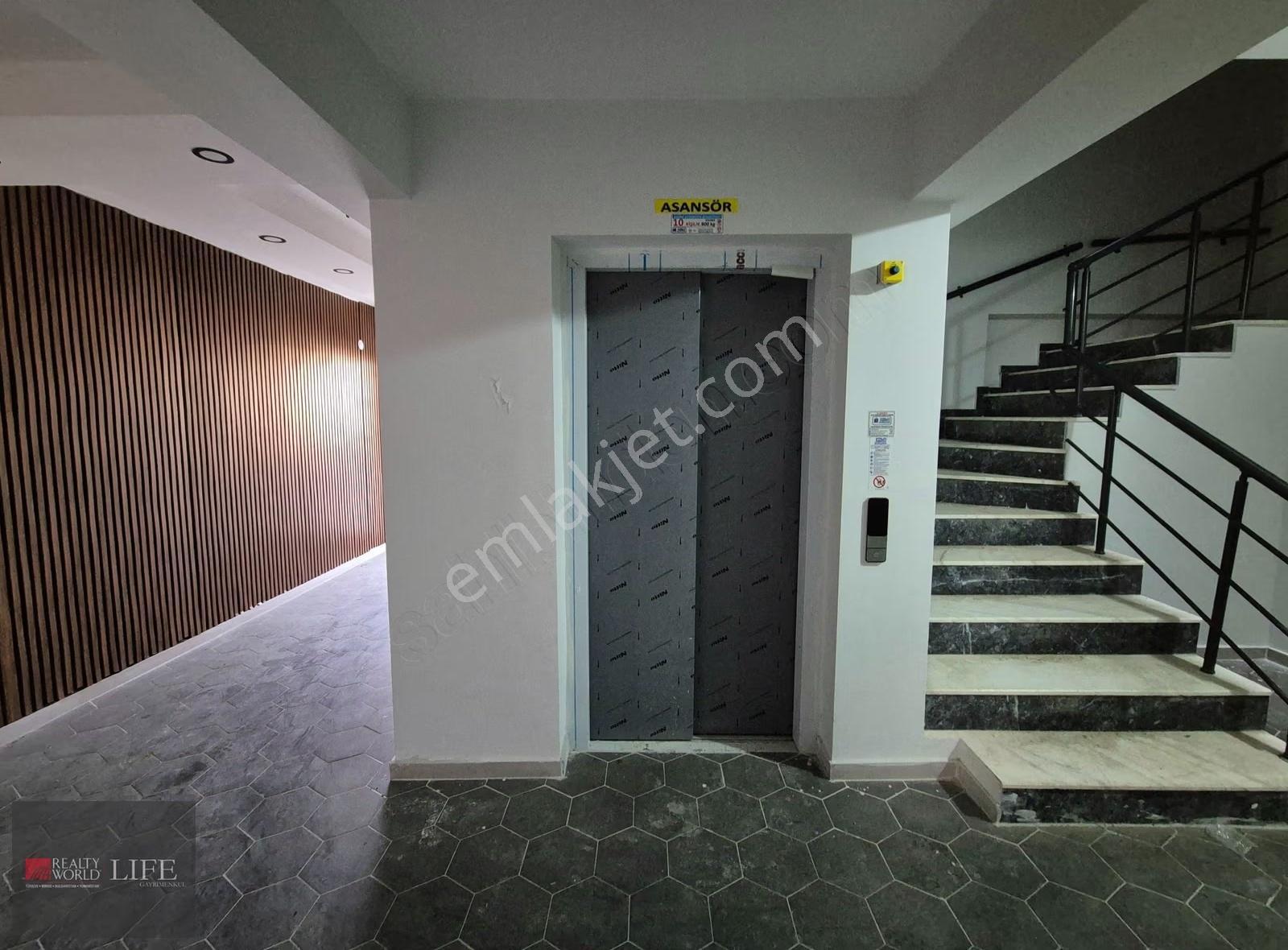 Rw Lıfe // Emek Mh Ormanlı Sk Üzerinde Ara Kat 2+1 Kiralık Daire - Görsel 17