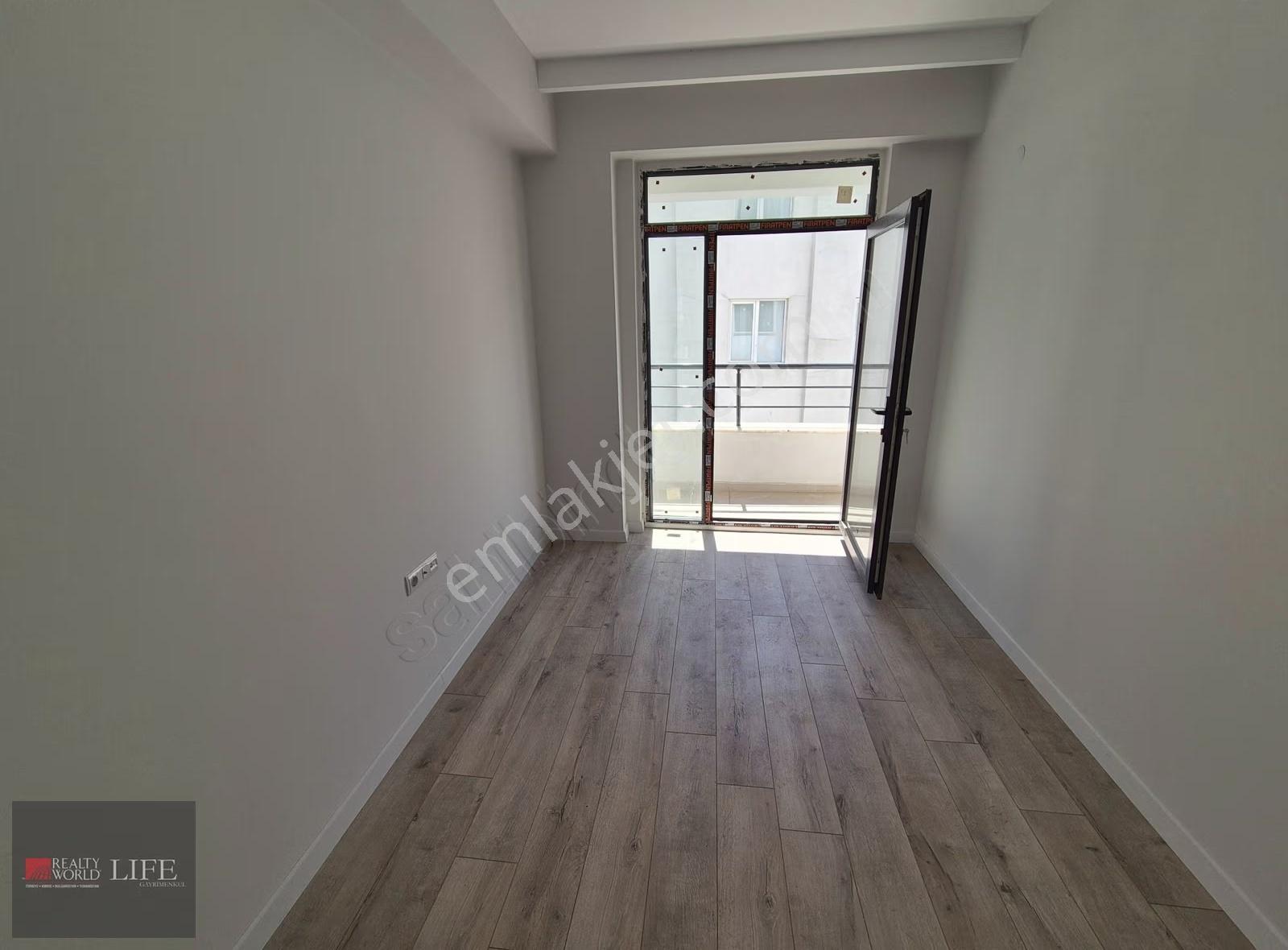 Rw Lıfe // Emek Mh Ormanlı Sk Üzerinde Ara Kat 2+1 Kiralık Daire - Görsel 13