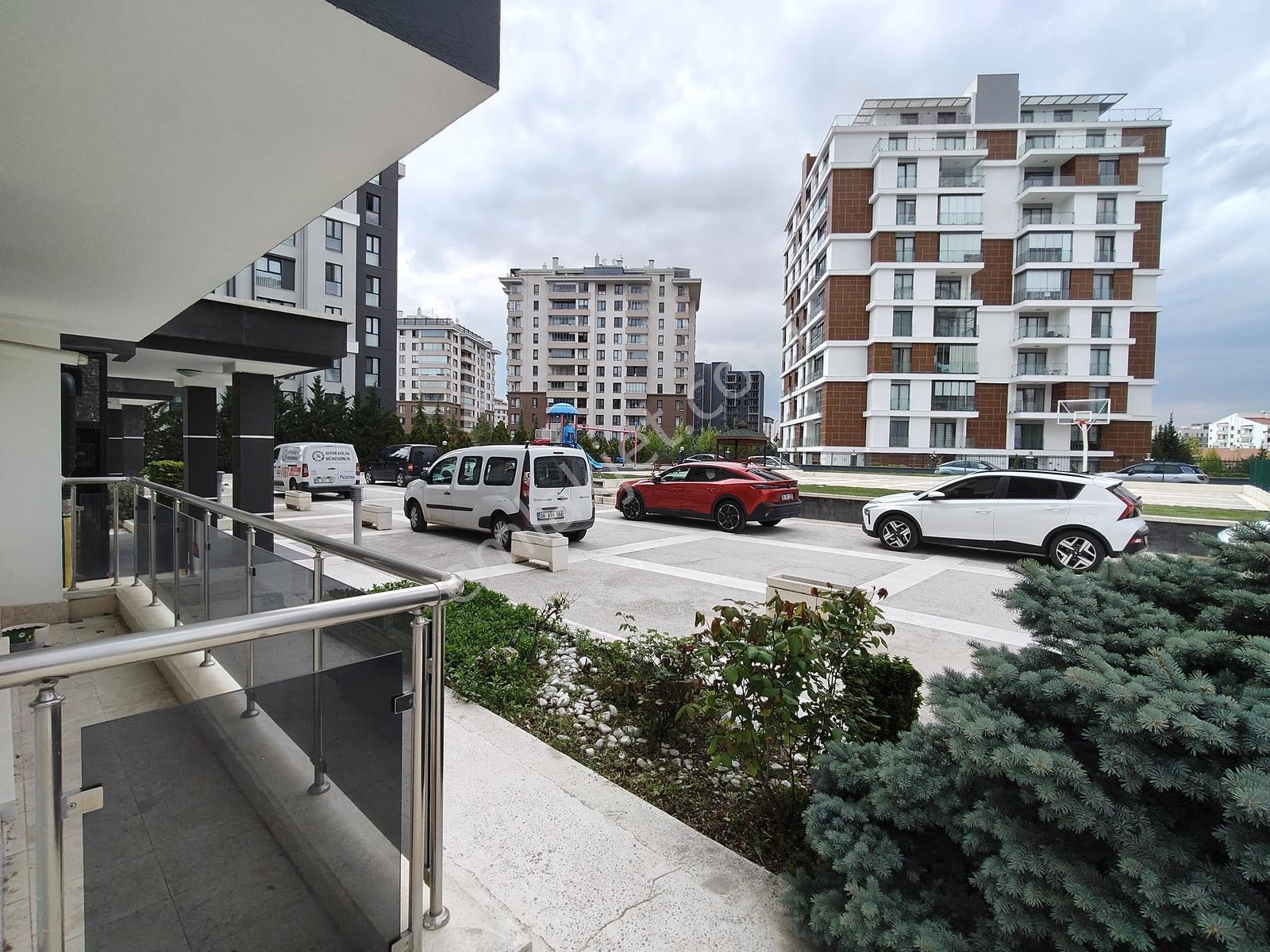 Çankaya Yıldız'da,site İçinde, 1+1, Eşyalı, Kiracısız,satılık - Görsel 3