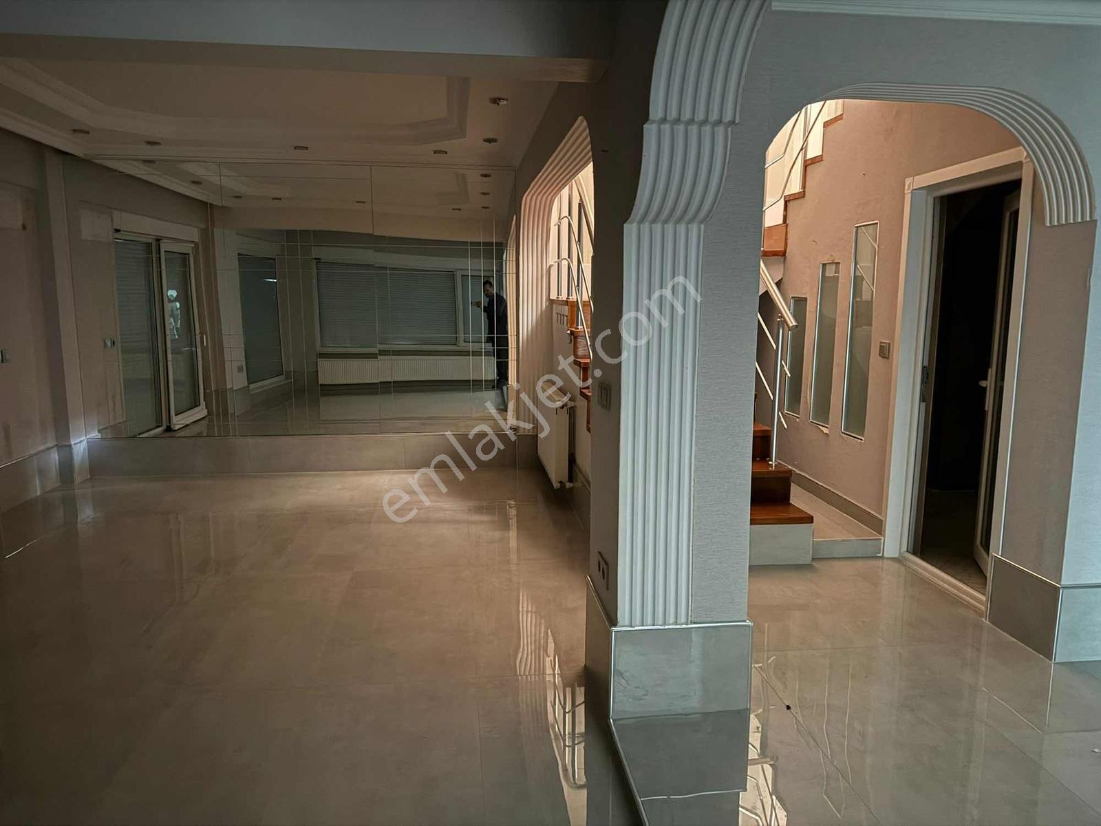 Beylikdüzünde Eşşiz Manzaralı Sitede Satılık Villa - Görsel 21