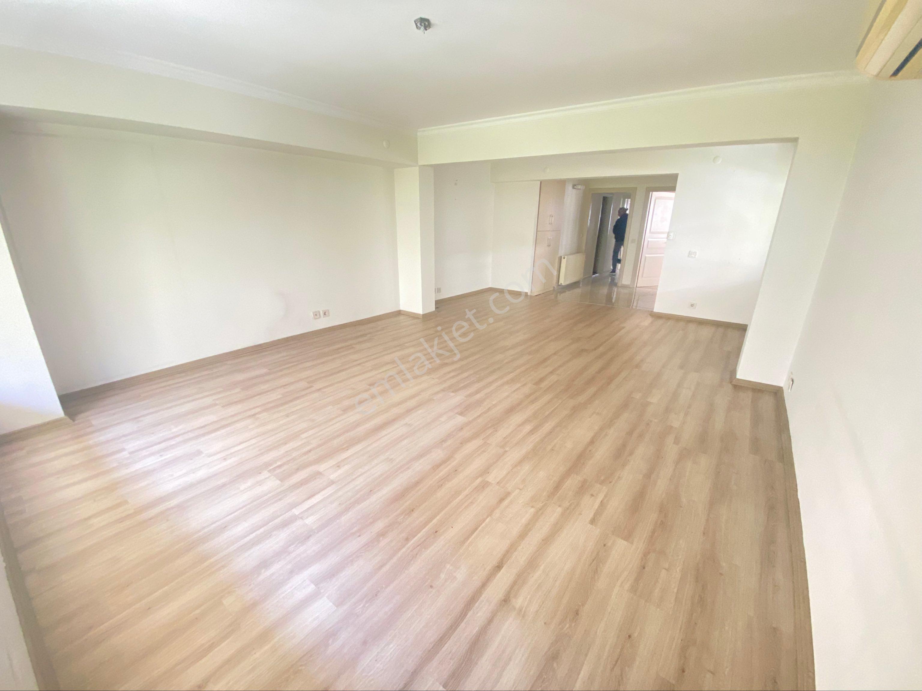 Bostanlı’da Satılık Geniş Dubleks Daire Fırsatı / Otoparklı - Görsel 17