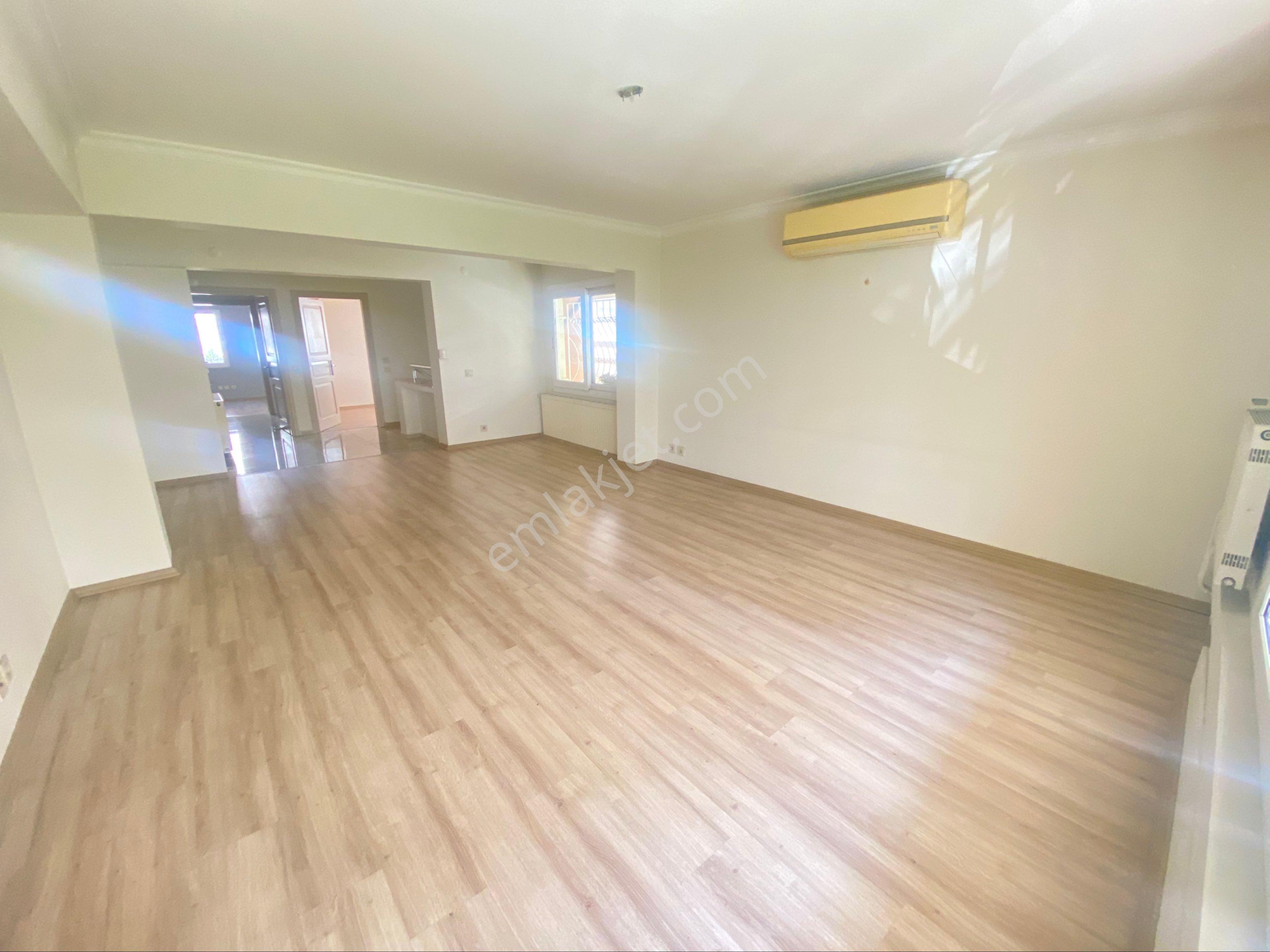 Bostanlı’da Satılık Geniş Dubleks Daire Fırsatı / Otoparklı - Görsel 18