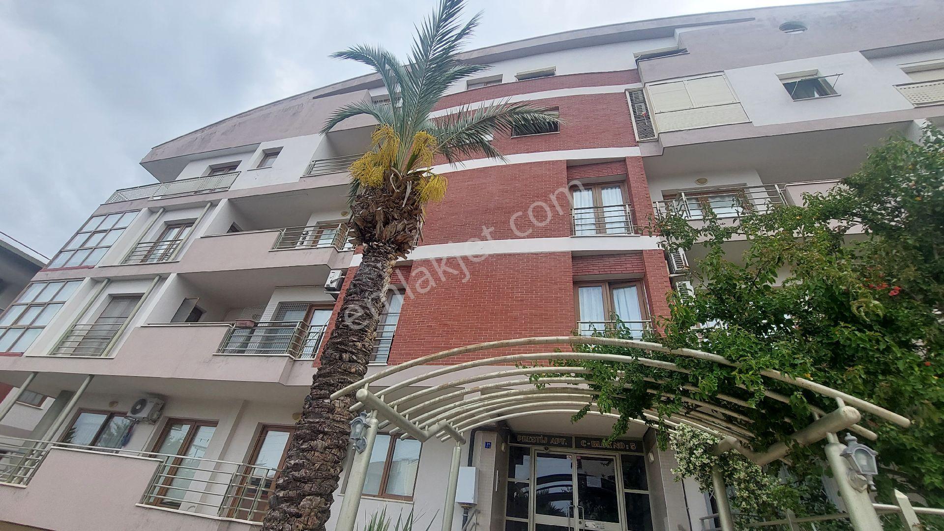 Kuşadası Türkmende Marina Mevkiinde Havuzlu Sitede Satılık 3+1 145 M2 Daire - Görsel 2