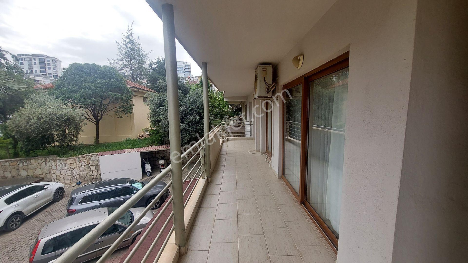 Kuşadası Türkmende Marina Mevkiinde Havuzlu Sitede Satılık 3+1 145 M2 Daire - Görsel 9