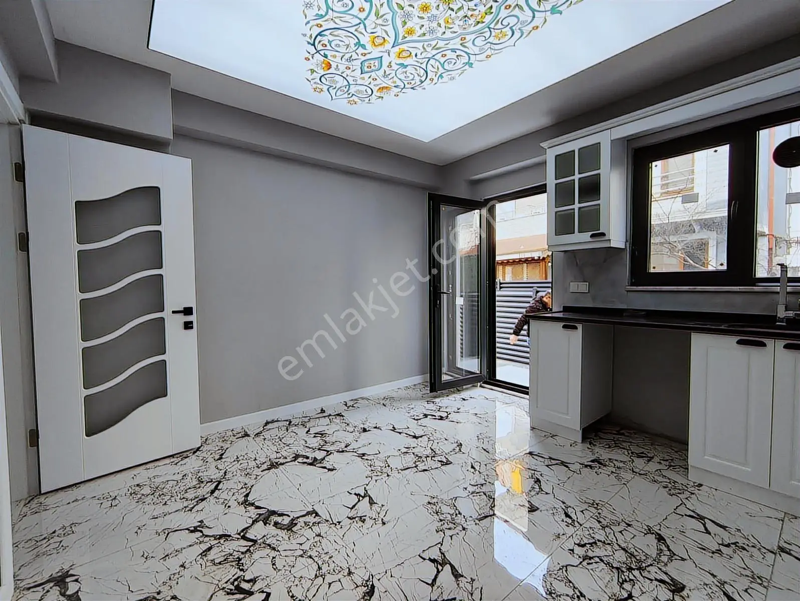 Karasu Merkezde Satılık Lüks Tripleks Villa - Görsel 5