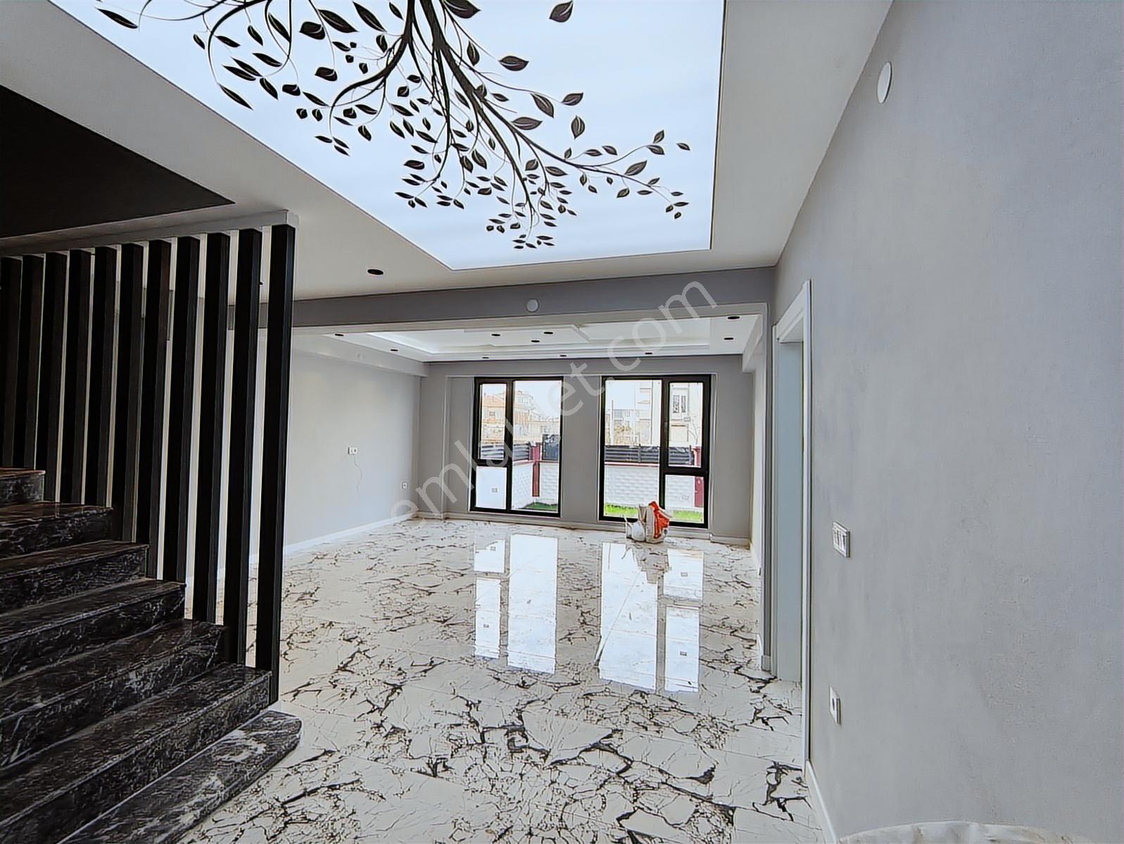 Karasu Merkezde Satılık Lüks Tripleks Villa - Görsel 22