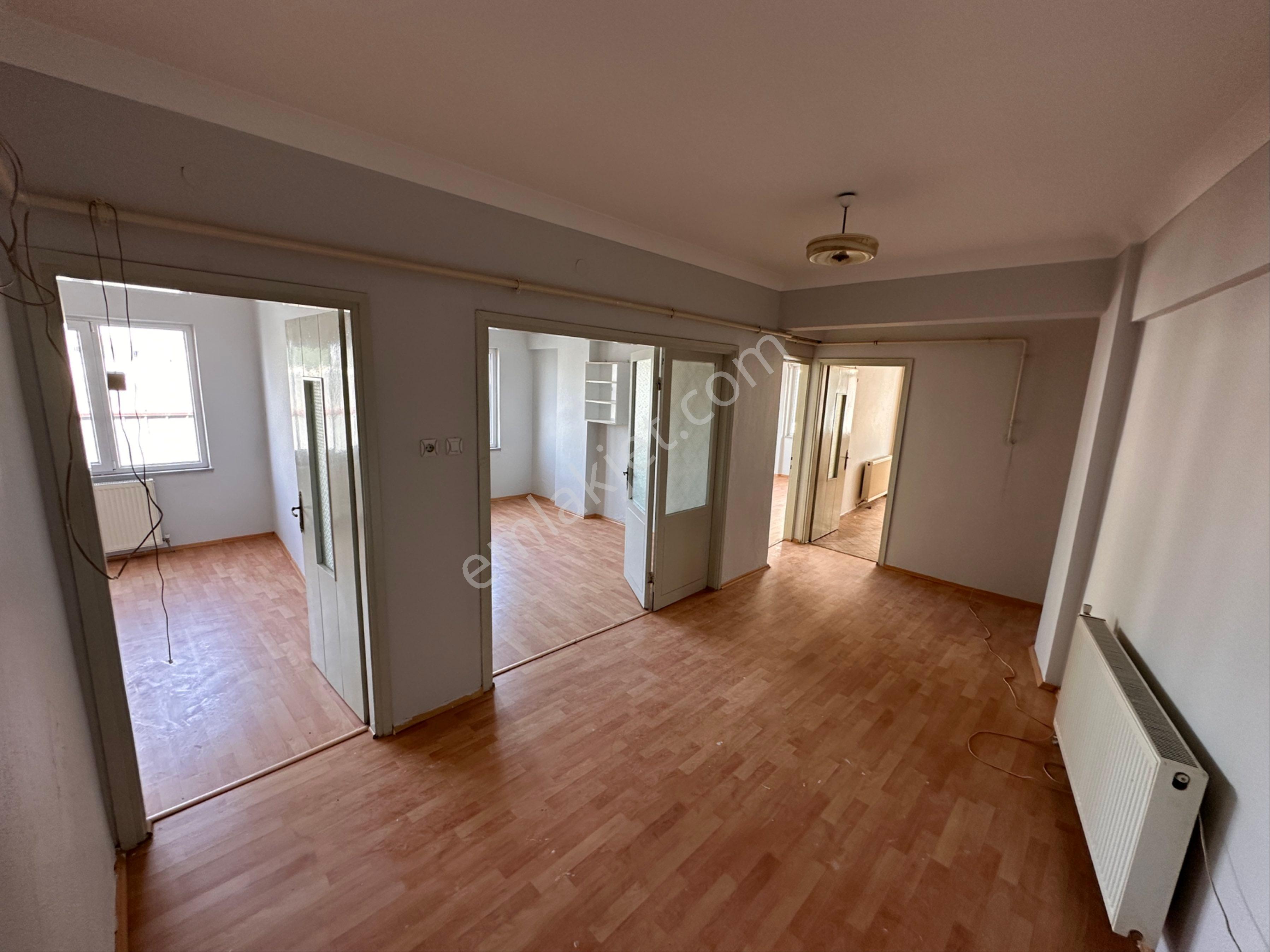Kasrevi’den Çarşıda Kiralık Asansörlü Arakat Daire - Görsel 2